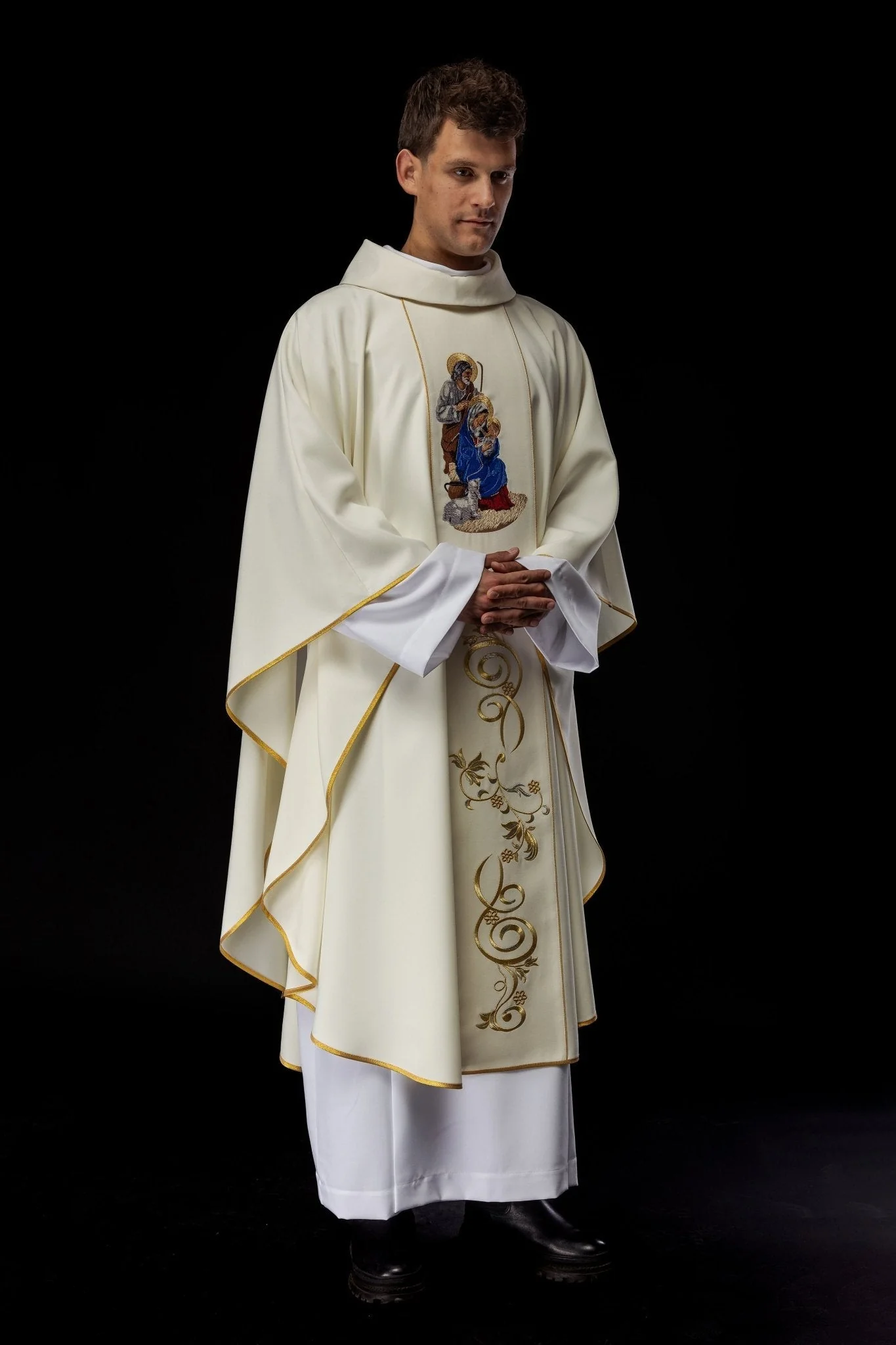 Christmas ivory chasuble with the image of Holy Family - Image 7