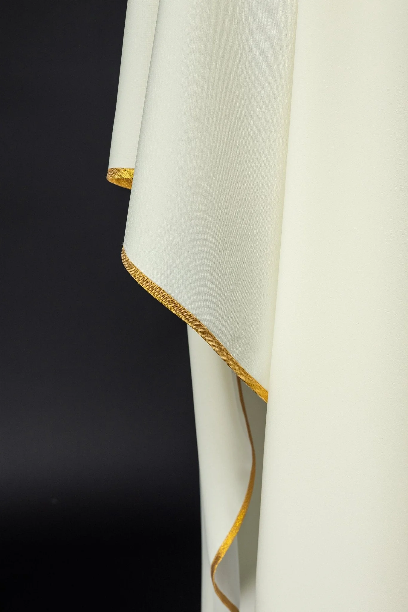 Classic ivory chasuble with the Lamb of God embroidery - Image 5