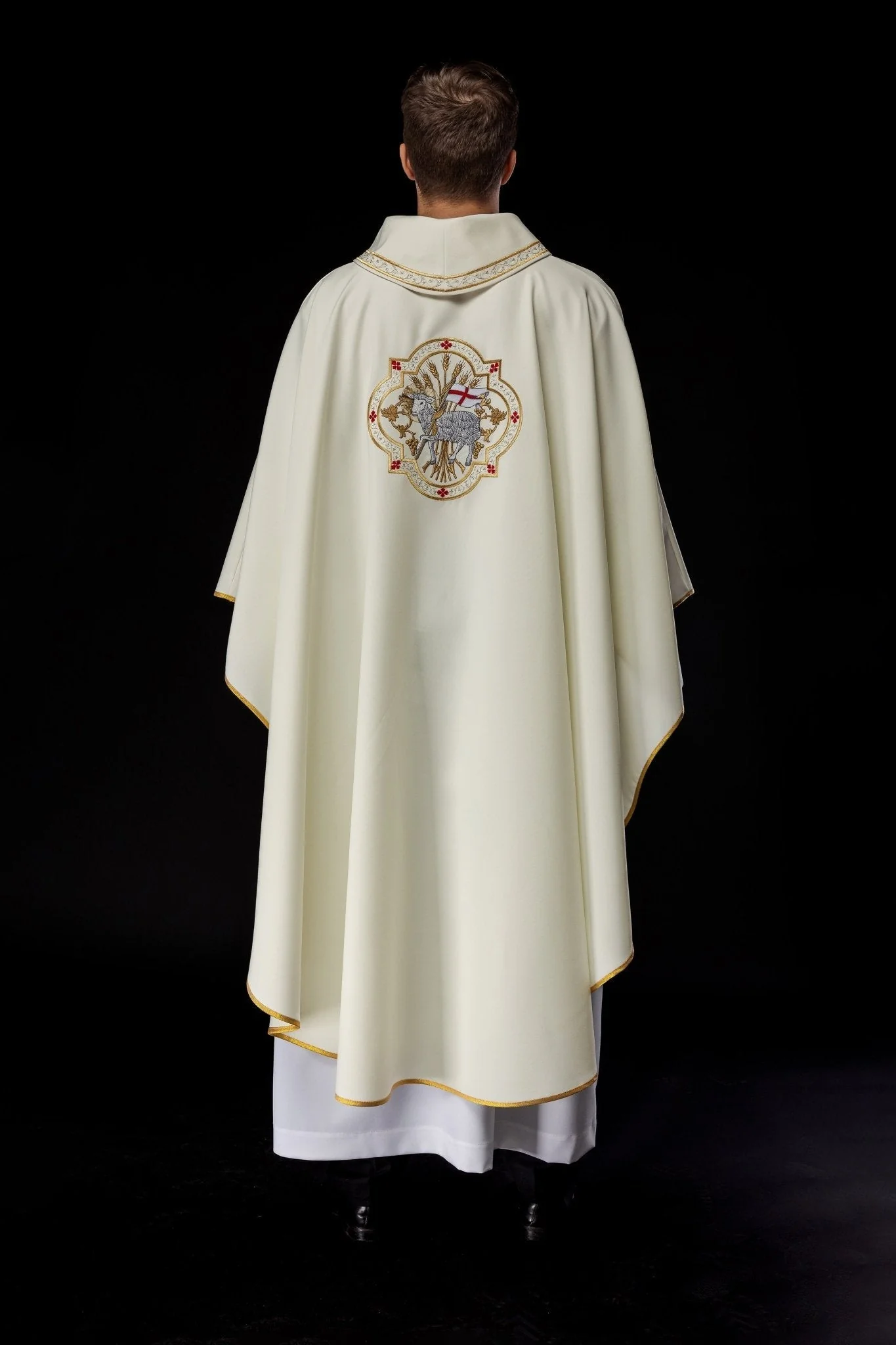 Classic ivory chasuble with the Lamb of God embroidery - Image 8
