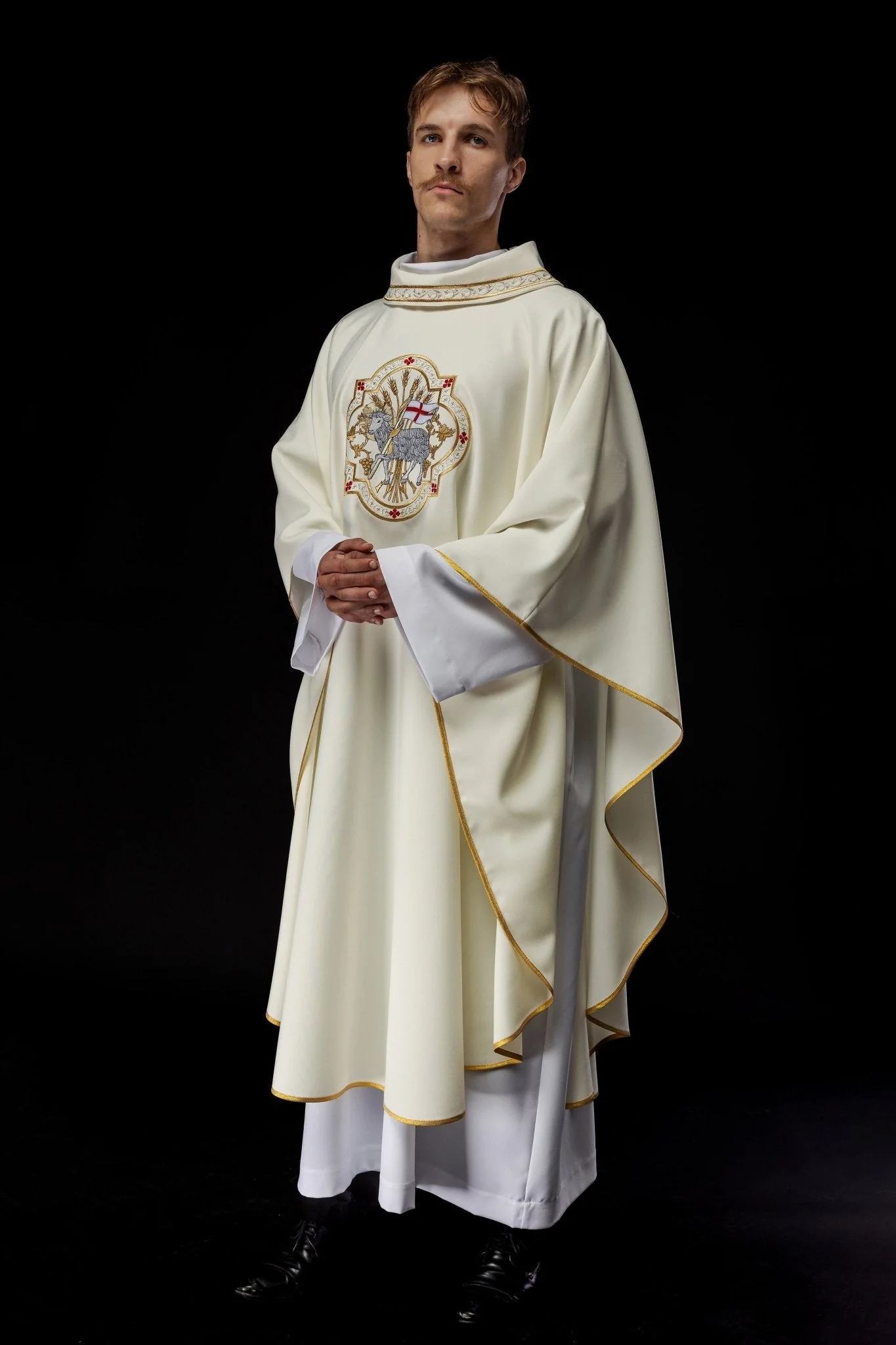 Classic ivory chasuble with the Lamb of God embroidery - Image 9