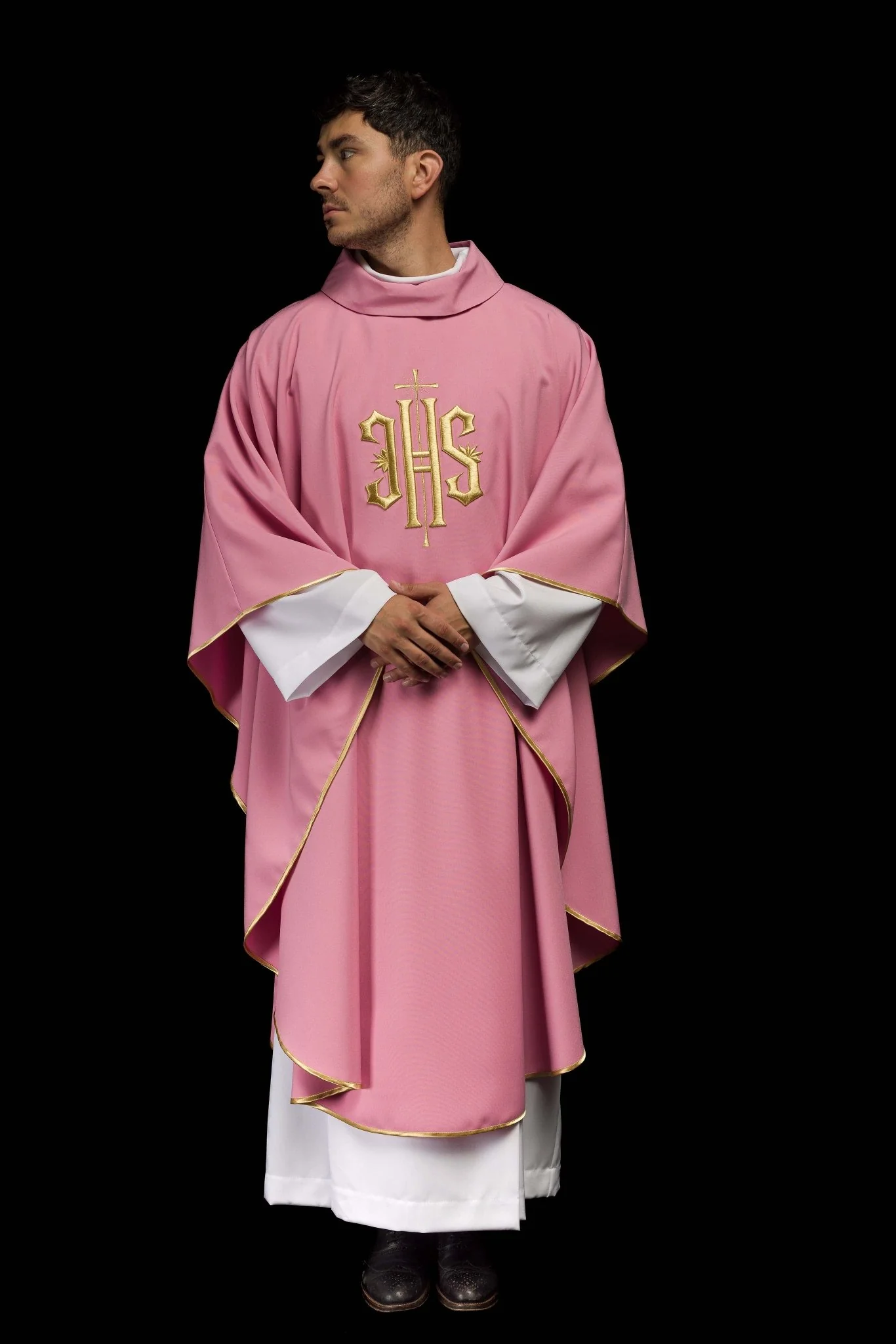 Classic pink chasuble with 3D IHS motif - Image 8