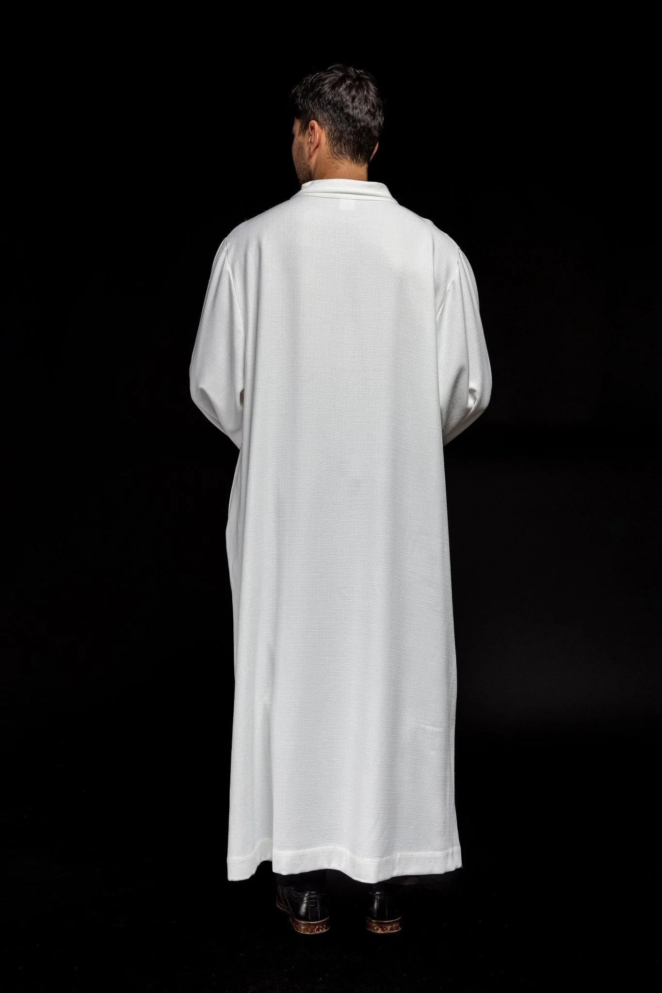 Clergy alb made of white linen fabric - Image 6