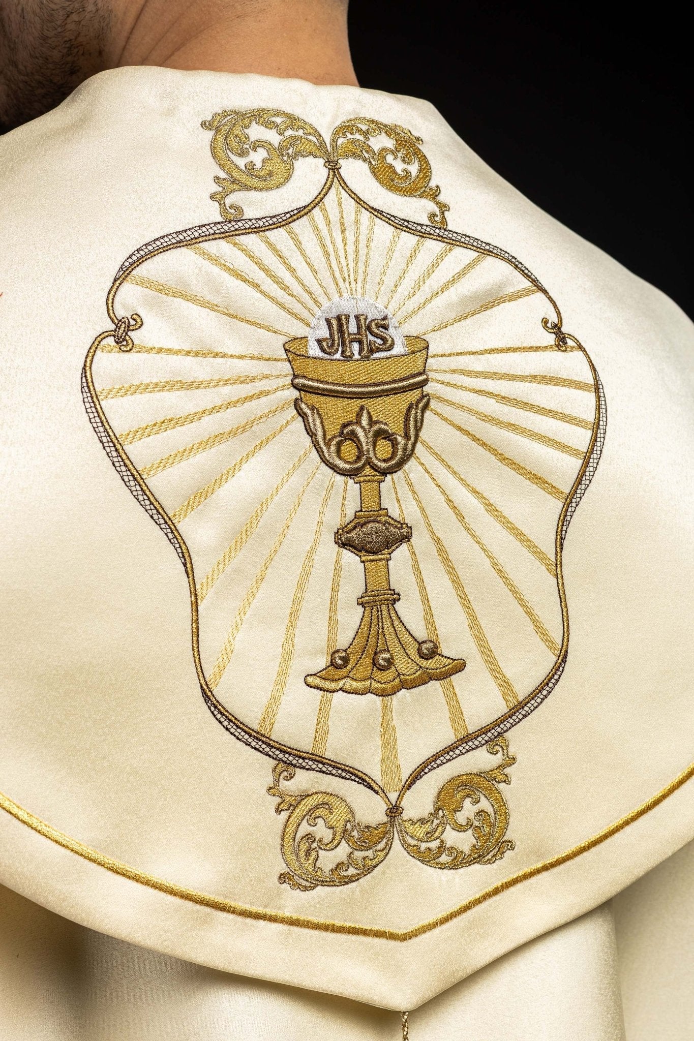 Clerical cope with embroidered gold IHS motif - Image 6