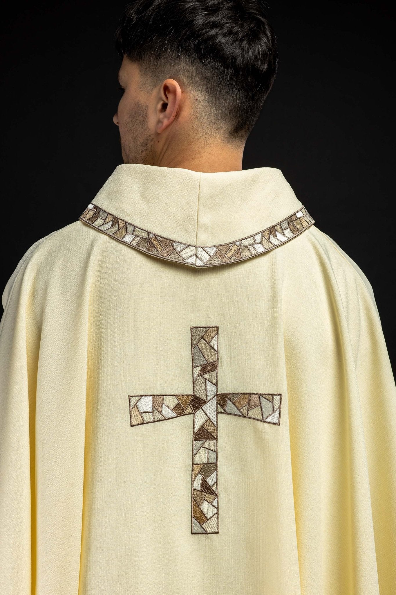 Cream chasuble with cream embroidery - Image 6