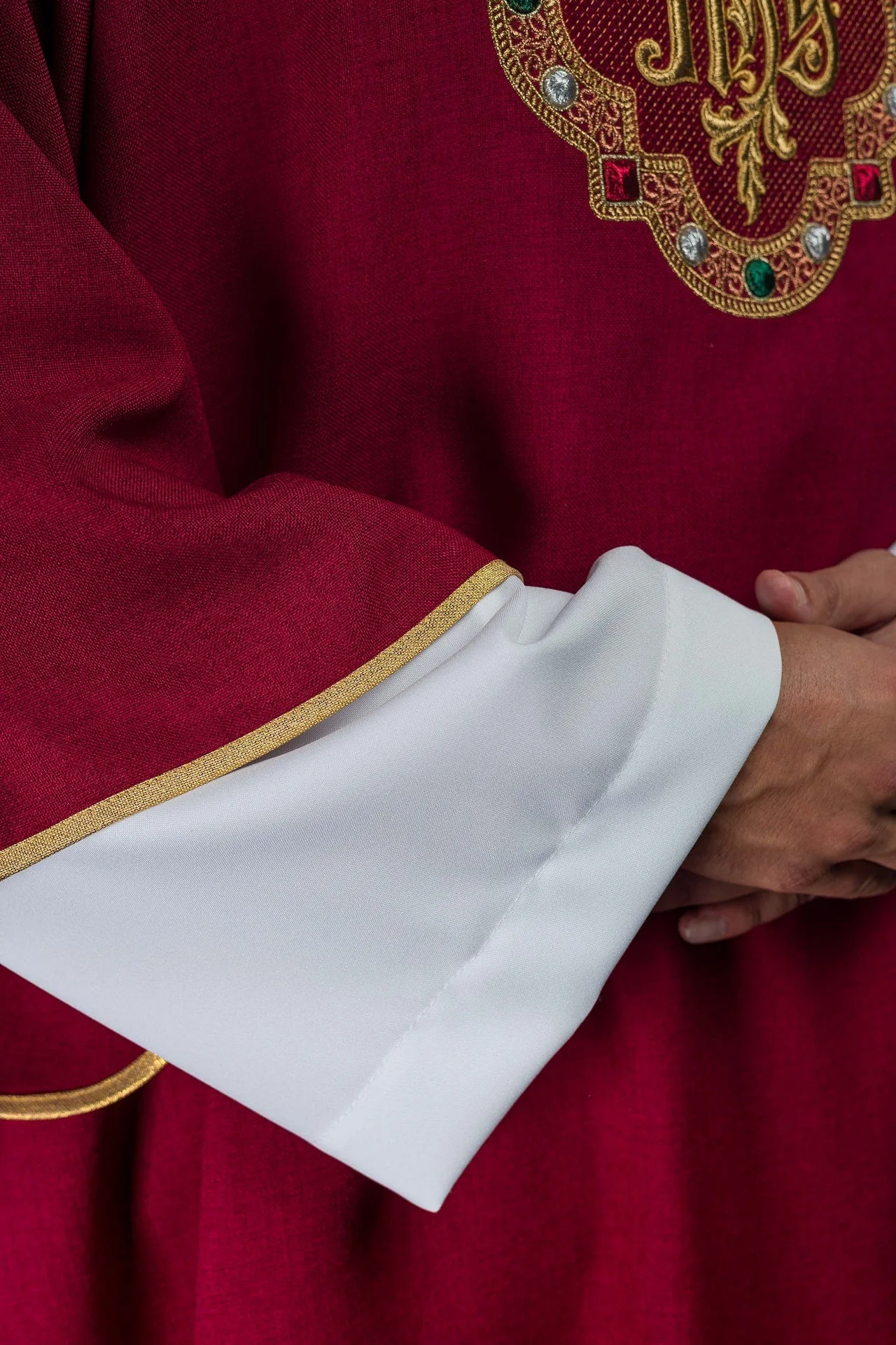 Dalmatic with IHS Symbol and Red Collar - Image 4