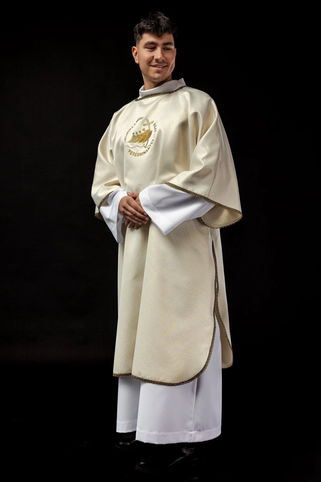 Dalmatic with JUBILEE ROME 2025 embroidery on a shimmering ecru fabric - Image 7