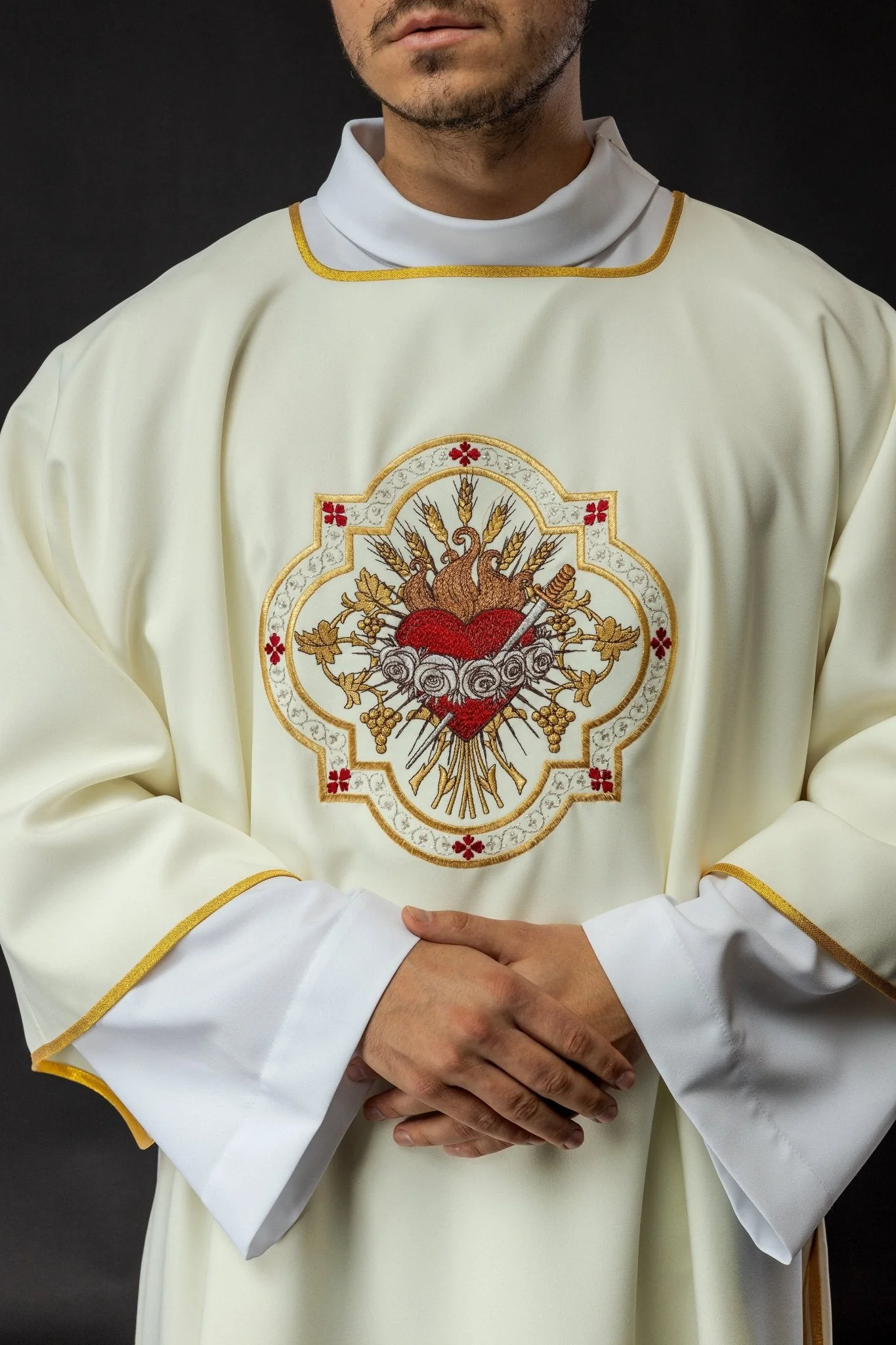 Dalmatic with the motif of the Immaculate Heart of Mary - Image 3