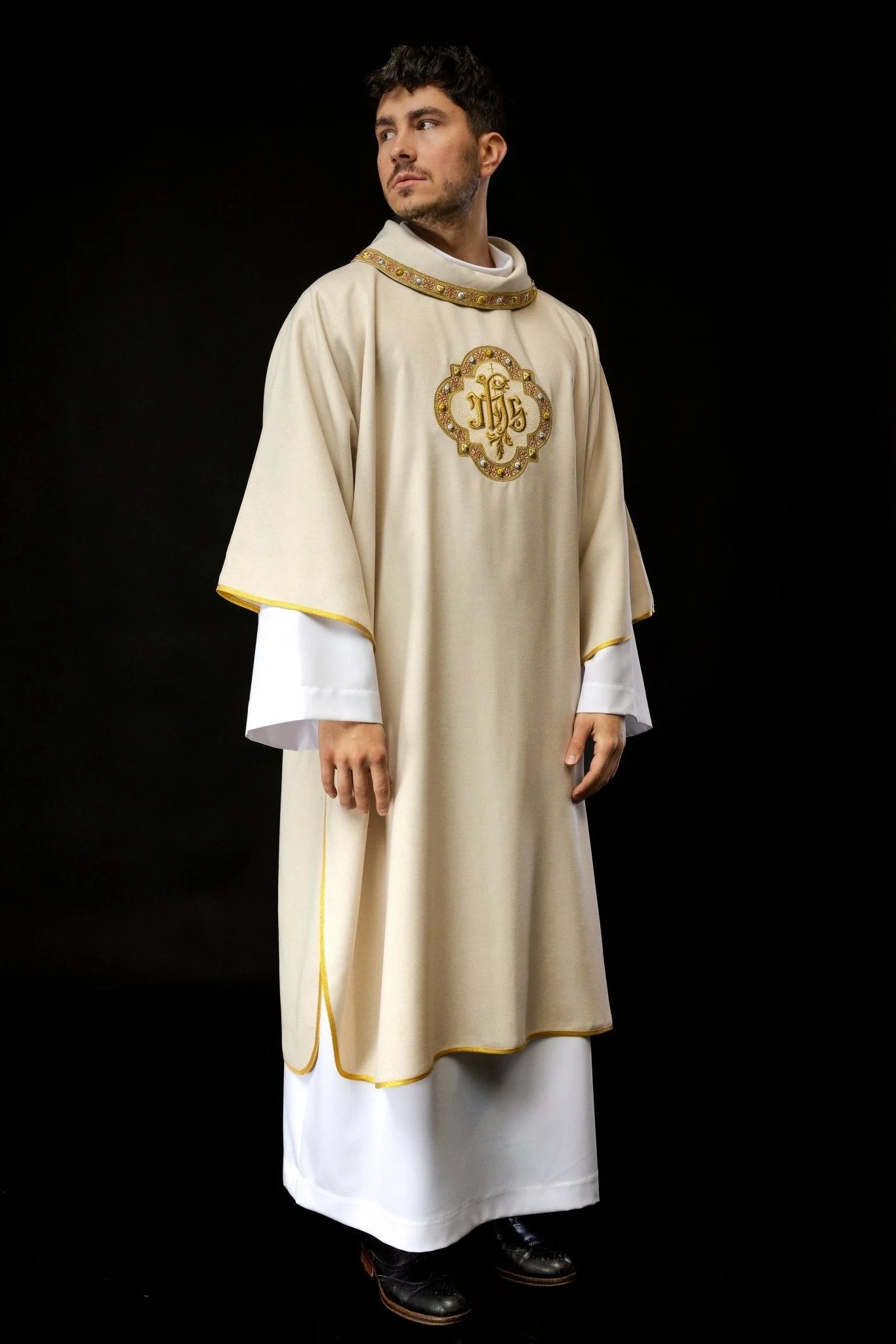 Dalmatica with IHS symbol and ecru collar - Image 2
