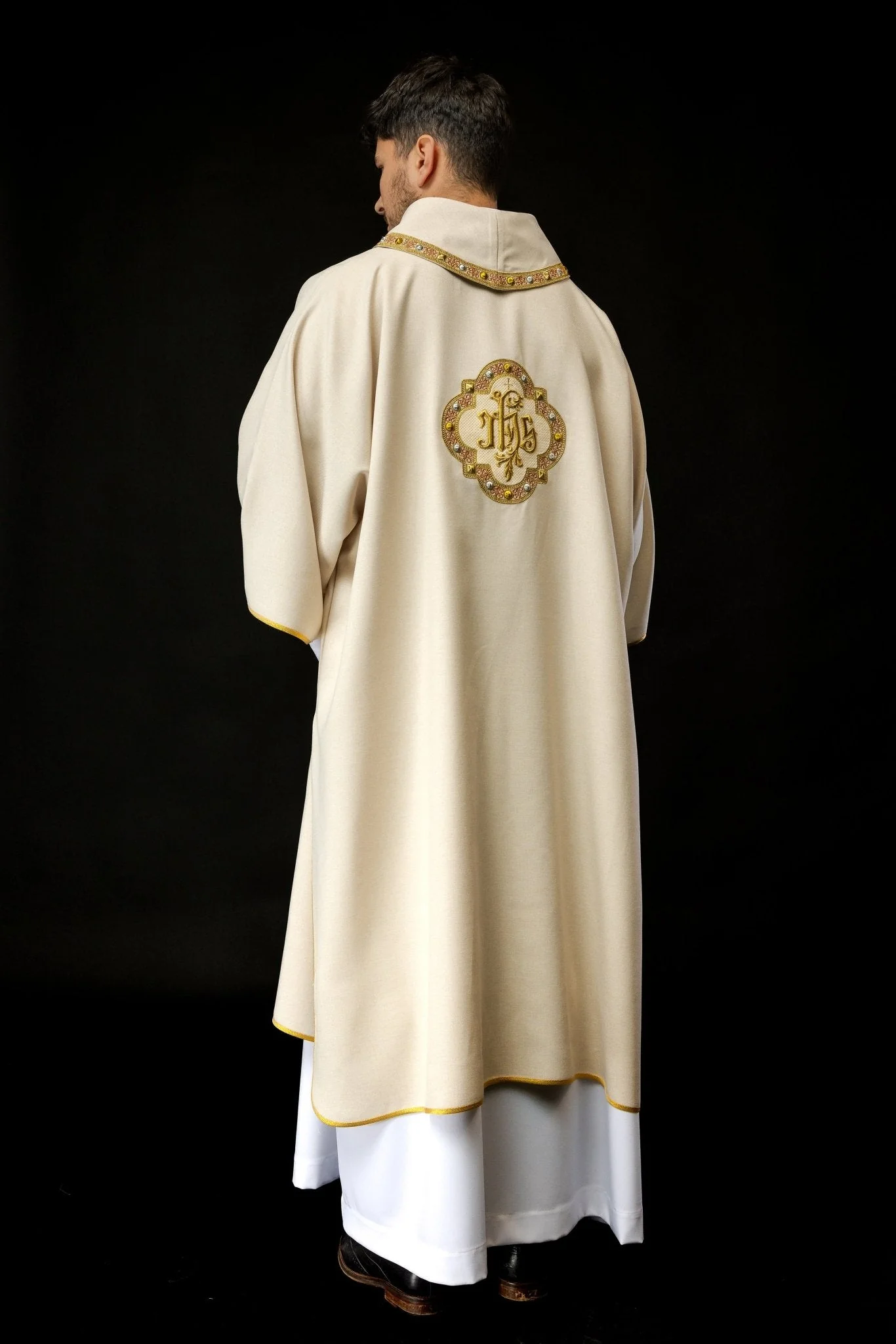 Dalmatica with IHS symbol and ecru collar - Image 8