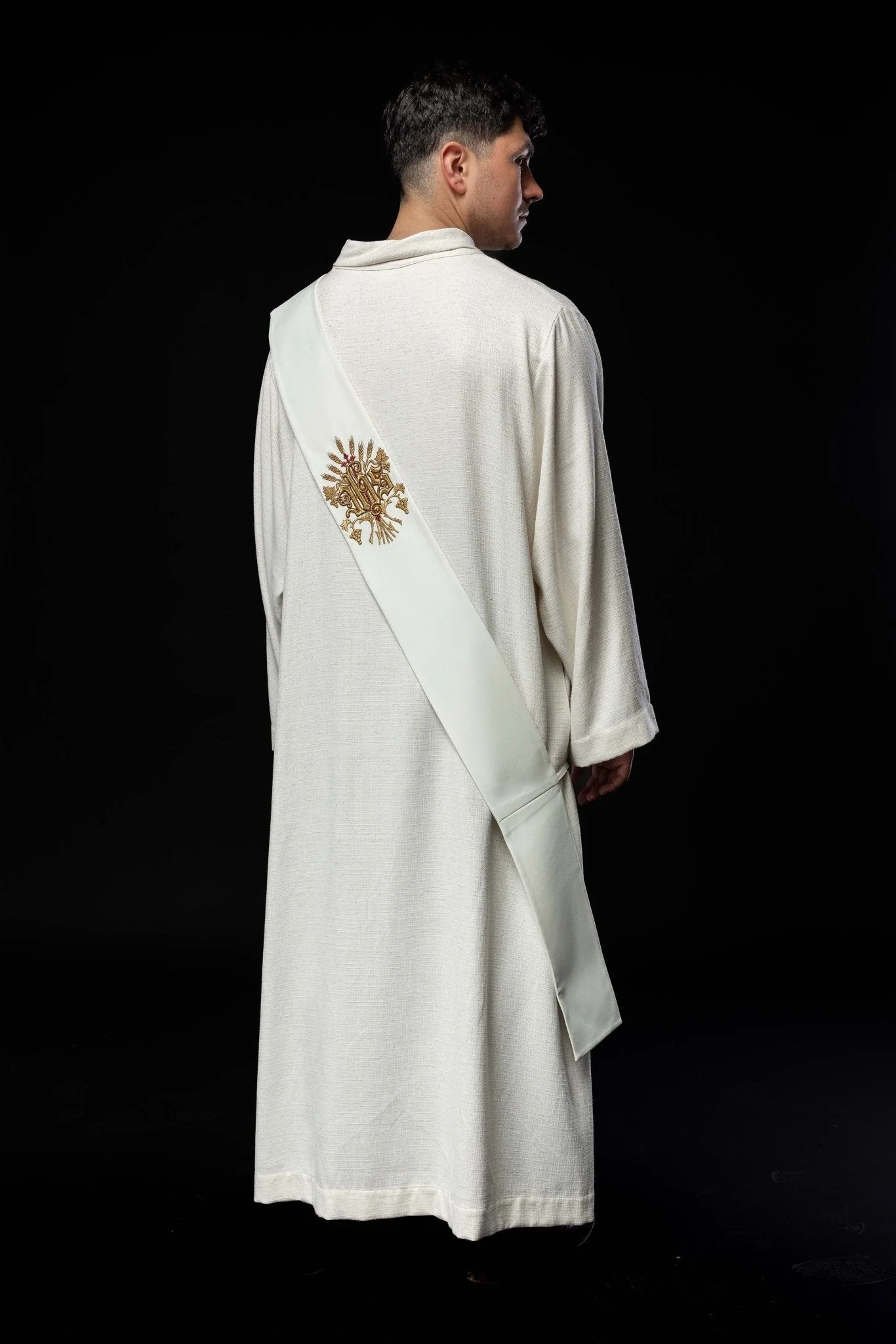 Deacon stole with grape and cross motif in ecru - Image 7