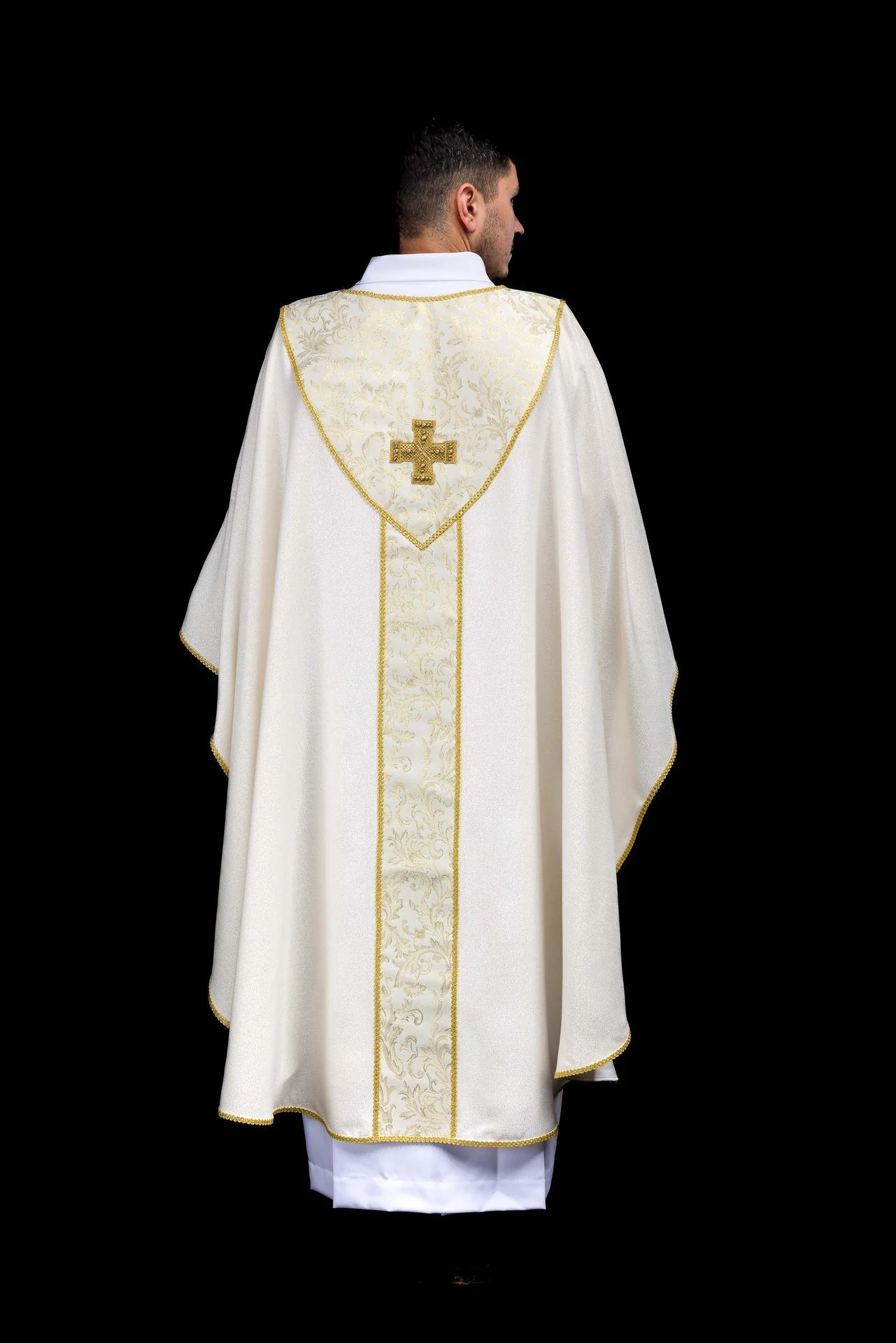 Ecru Chasuble with Cross Adorned with Jacquard Fabric - Image 8
