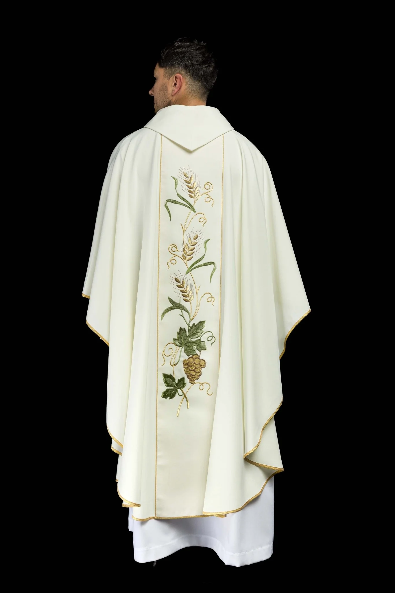 Ecru chasuble with IHS and grapes embroidery - Image 8