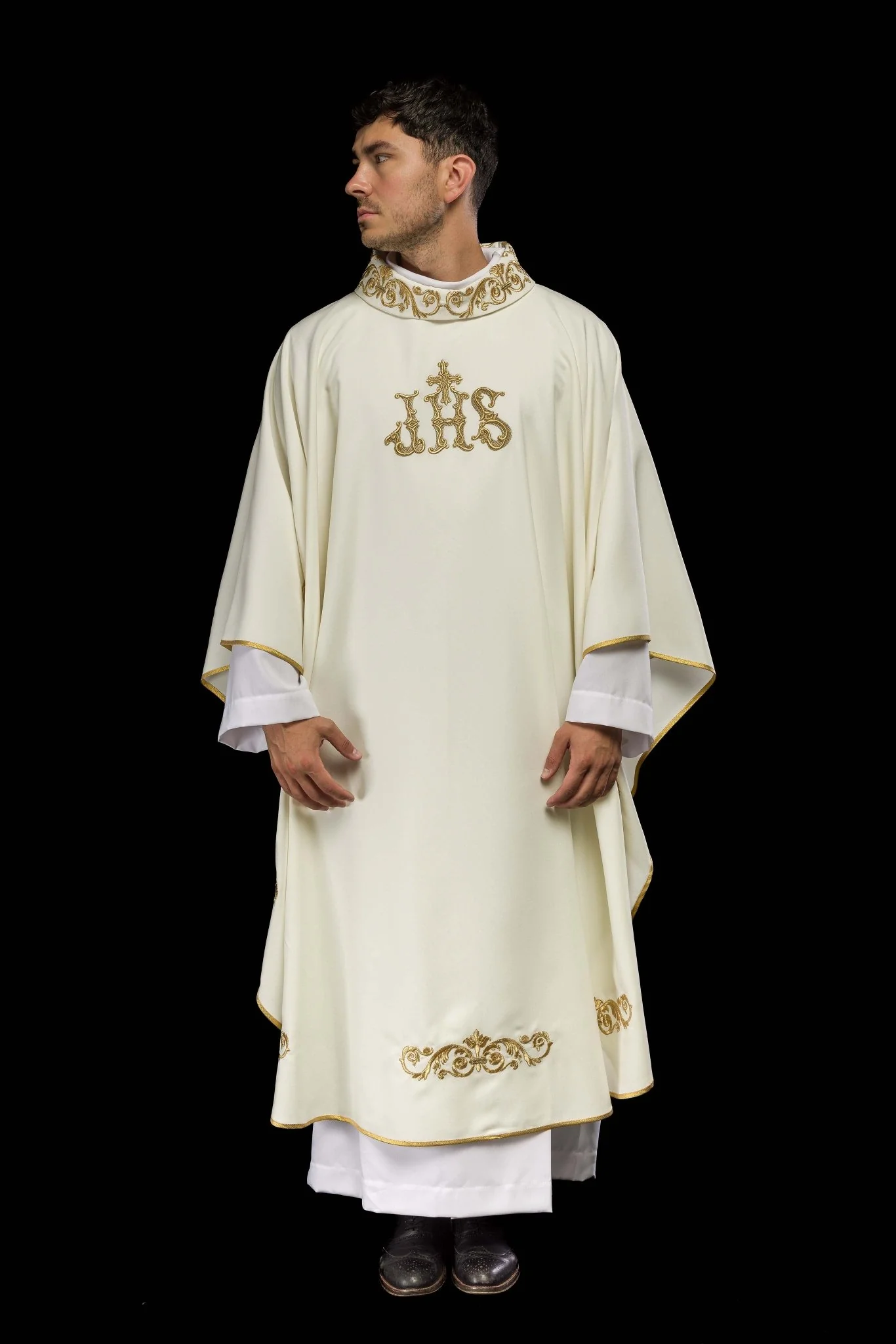 Ecru chasuble with IHS motif - Image 2