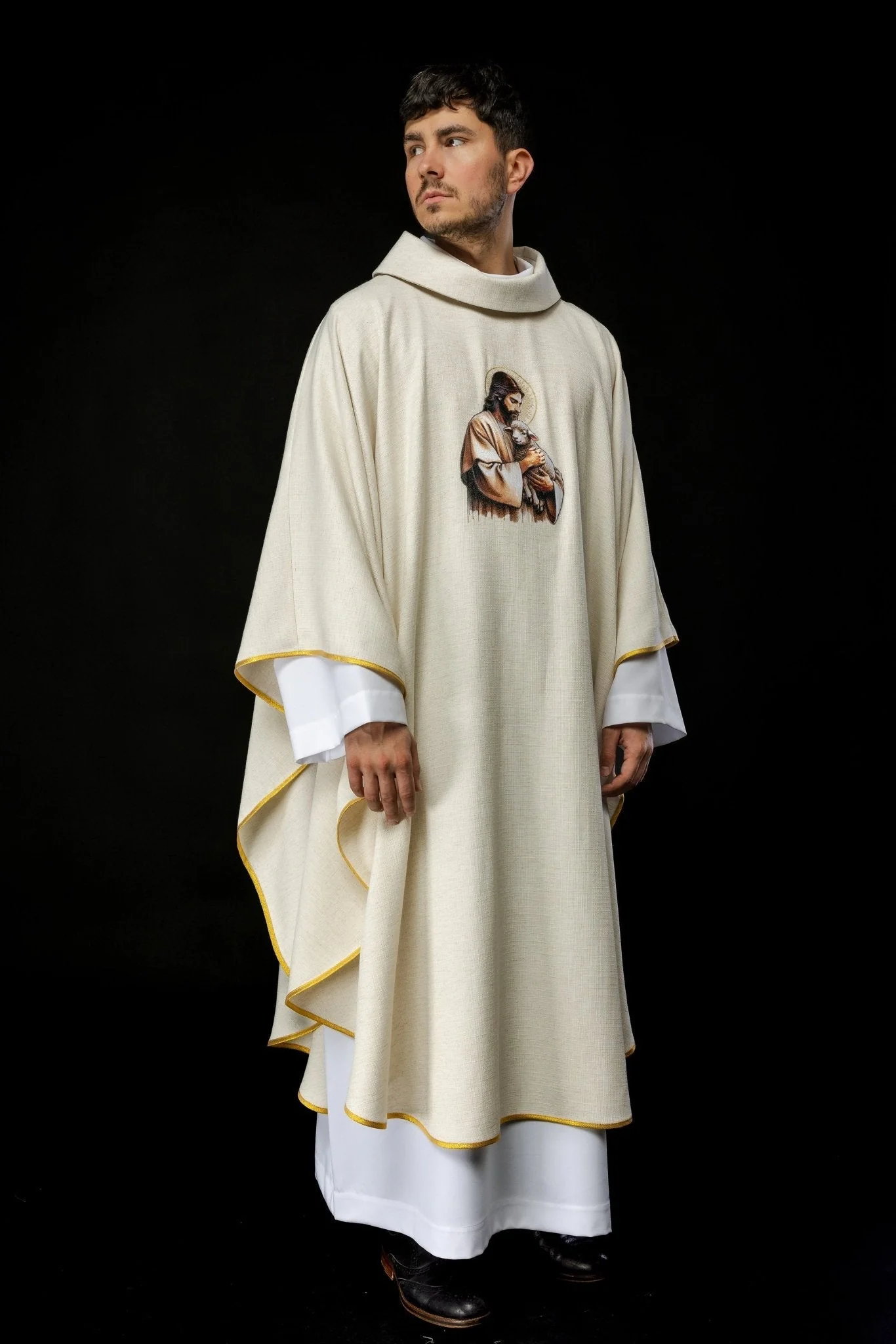 Ecru chasuble with image of Jesus the Good Shepherd with Lamb - Image 2