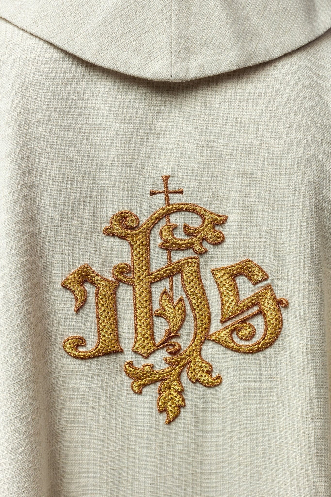 Ecru chasuble with image of Jesus the Good Shepherd with Lamb - Image 6
