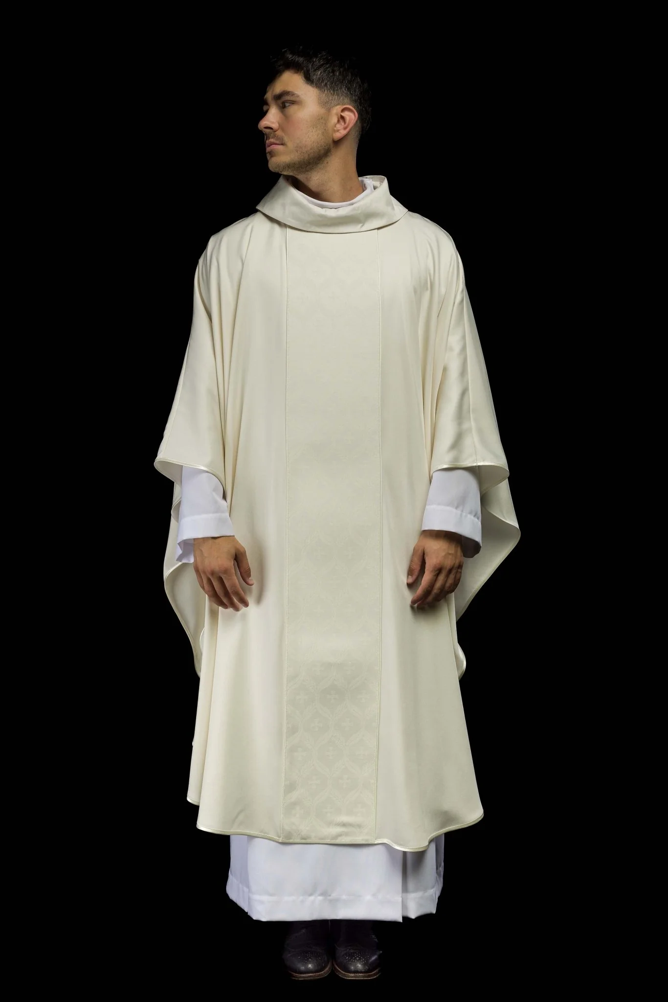 Ecru Chasuble with Jacquard Orphrey Featuring Cross Motifs - Image 2