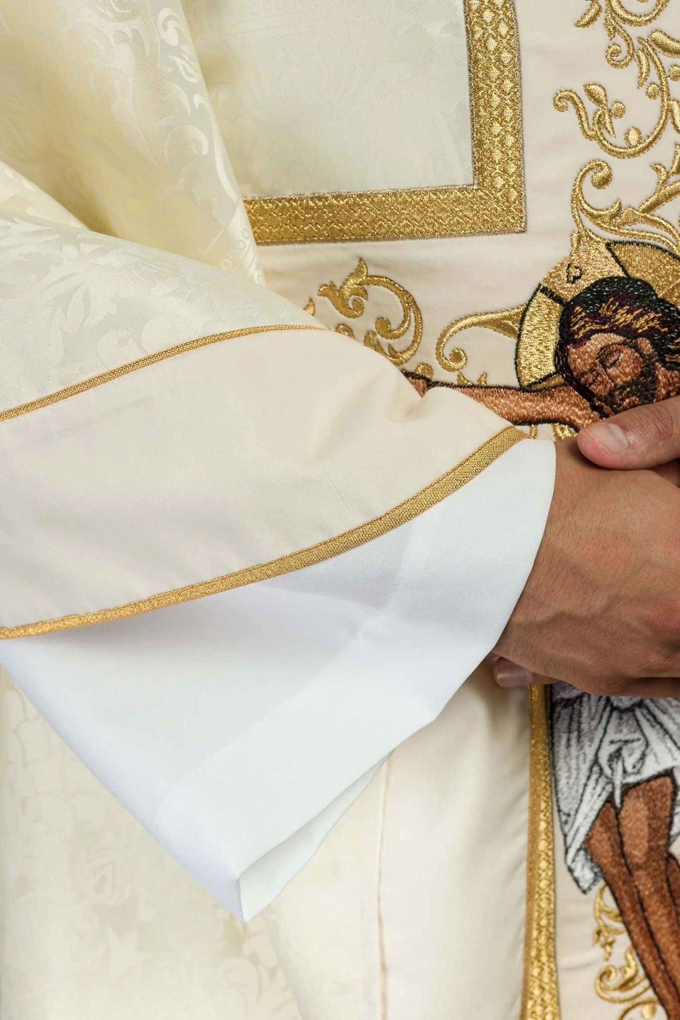 Ecru chasuble with Jesus Christ embroidery - Image 5
