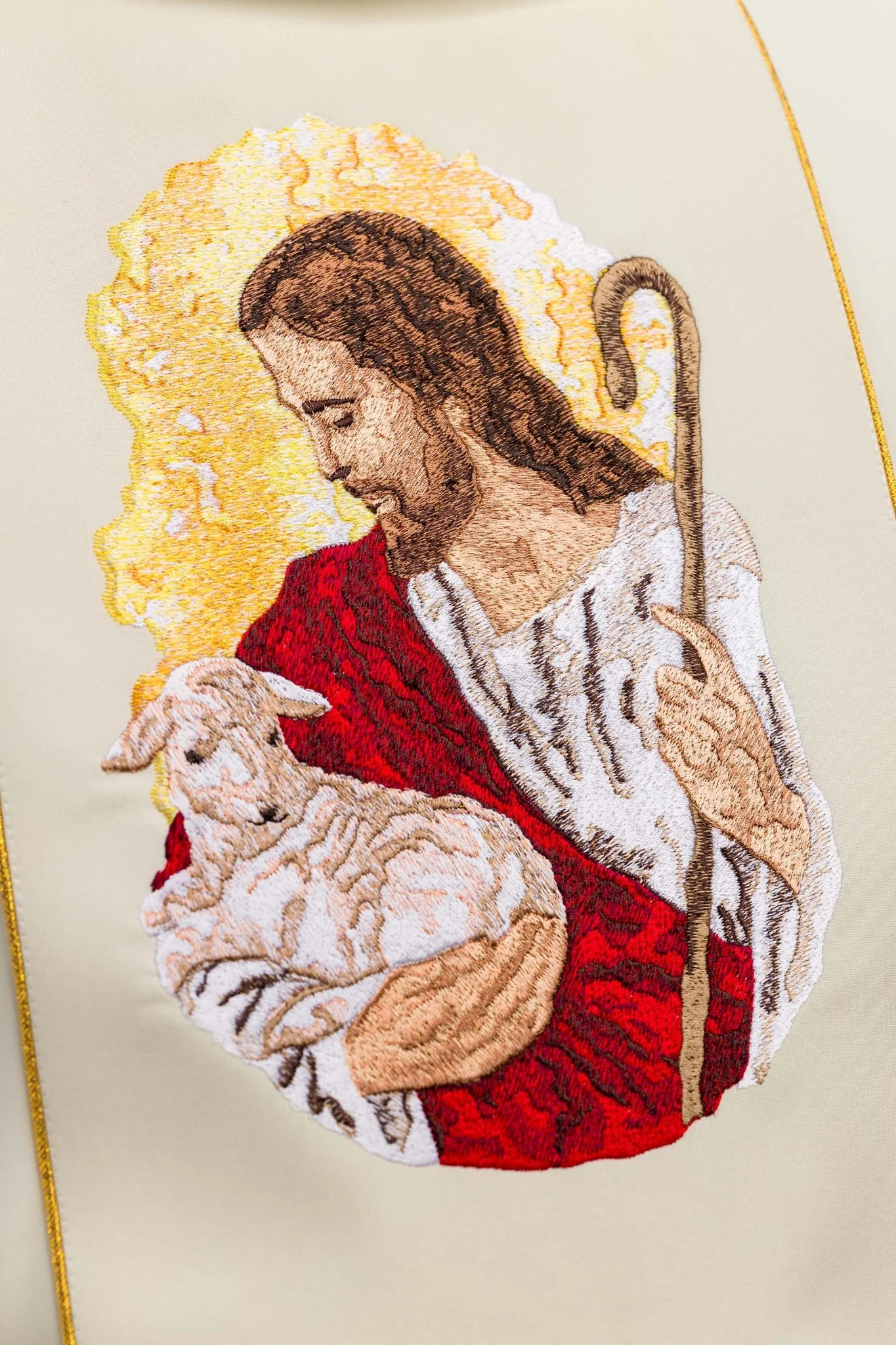 Ecru chasuble with the image of Jesus - Image 4