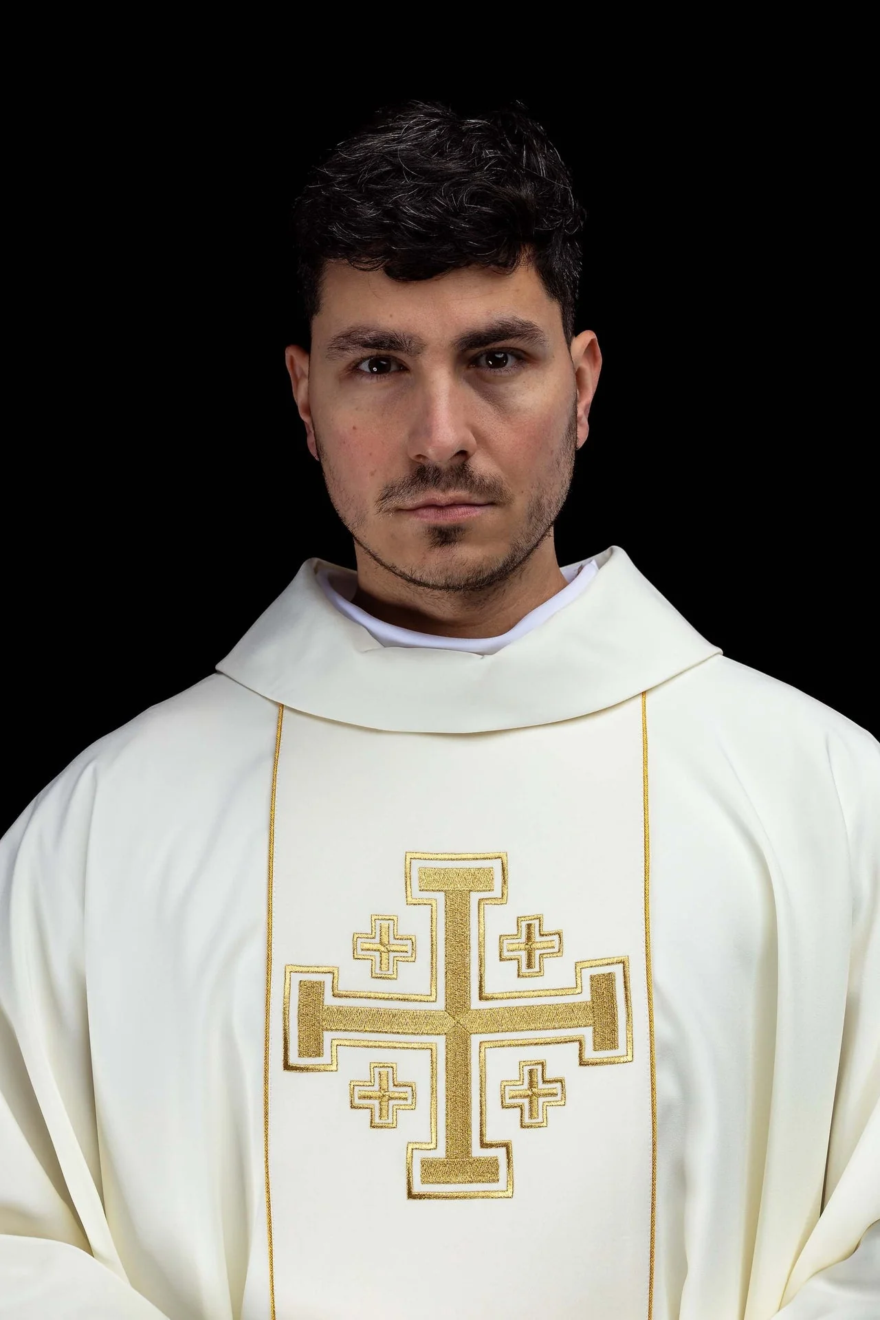 Ecru embroidered chasuble with band and Jerusalem crosses - Image 2