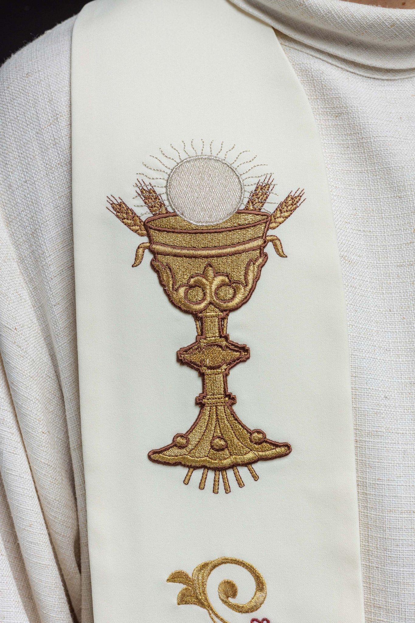 Ecru embroidered IHS and chalice stole - Image 3