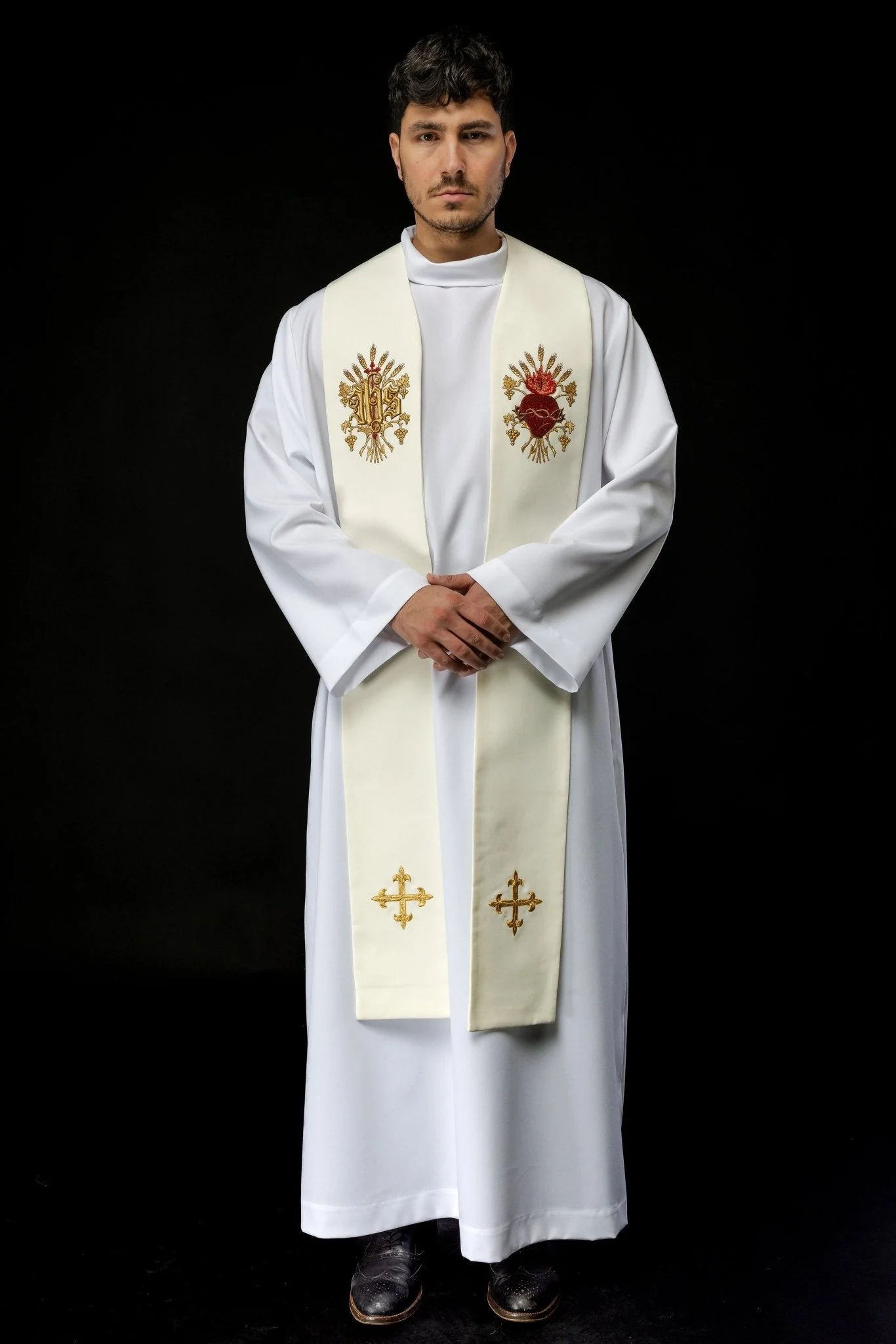 Ecru embroidered stole with a cross, IHS, and the heart of Jesus Christ - Image 7