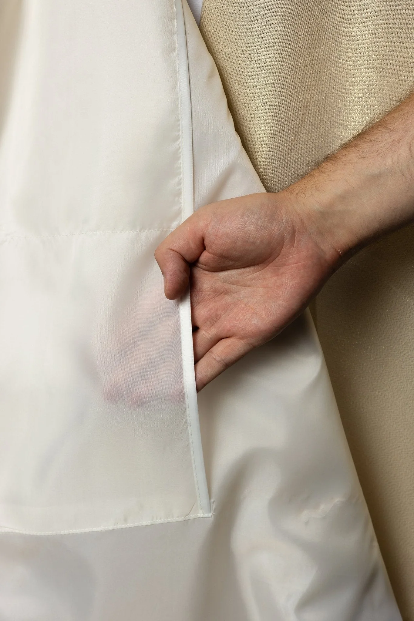 Ecru IHS embroidered liturgical veil - Image 4