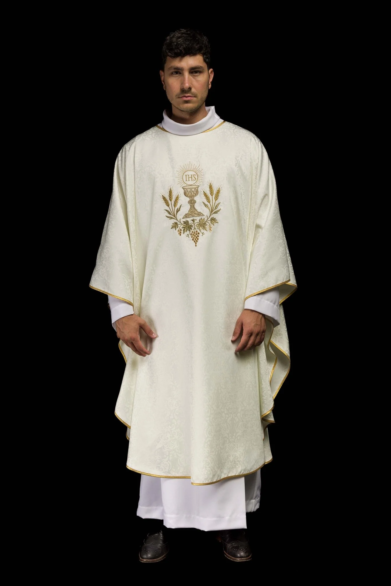 Ecru Liturgical Chasuble with Embroidered Chalice and Host on Jacquard Fabric - Image 2