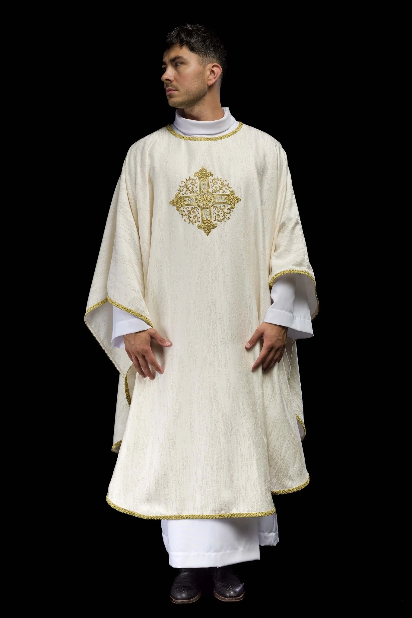 Ecru Liturgical Chasuble with Embroidered Cross on Decorative Fabric - Image 2
