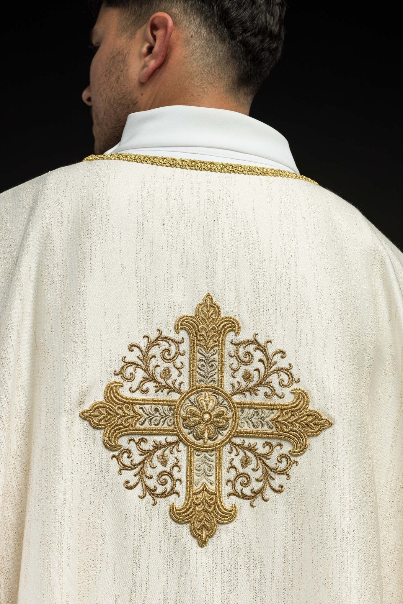 Ecru Liturgical Chasuble with Embroidered Cross on Decorative Fabric - Image 6