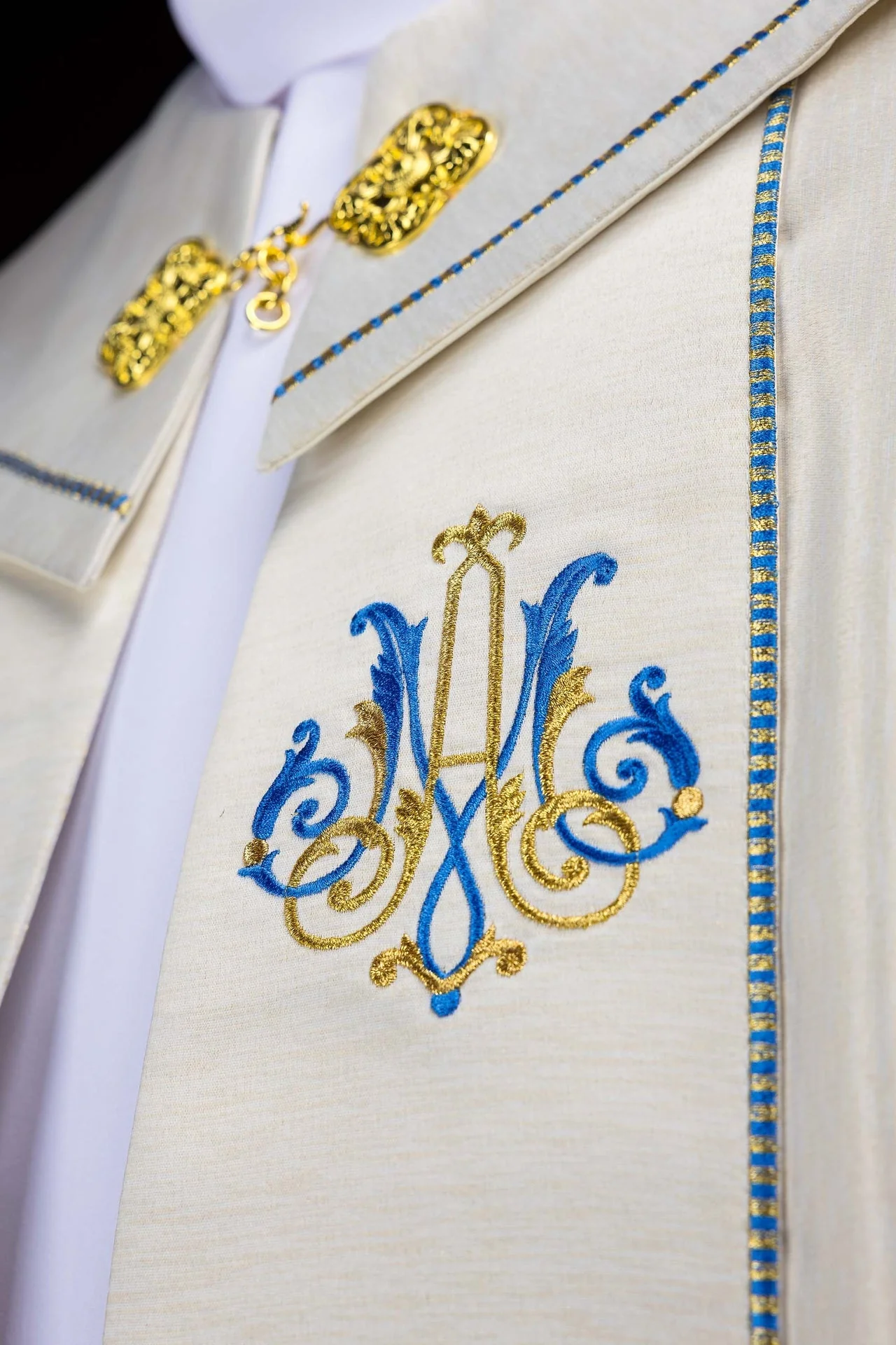 Ecru Marian embroidered cope - Image 5
