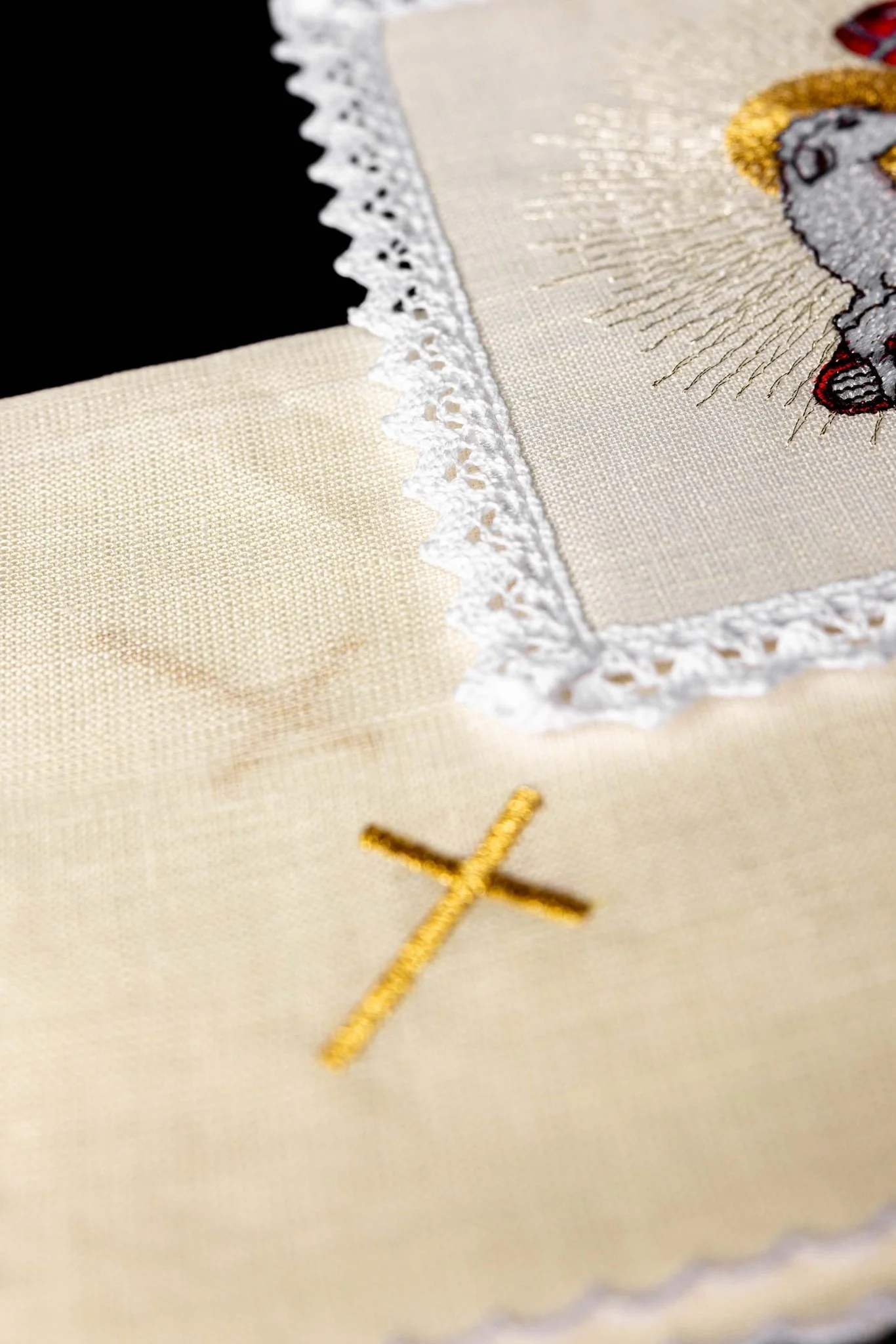 Embroidered altar linen Lamb of God - Image 5