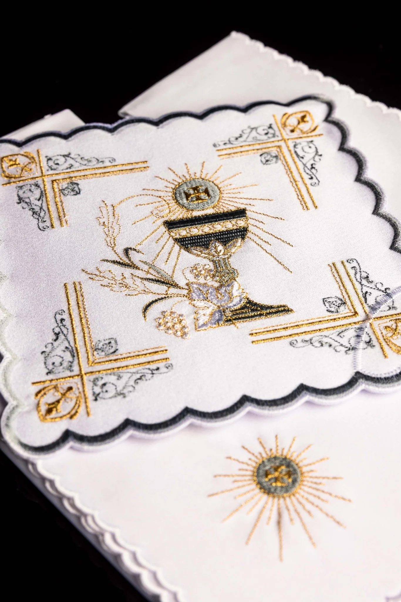 Embroidered Chalice Linens - Image 4
