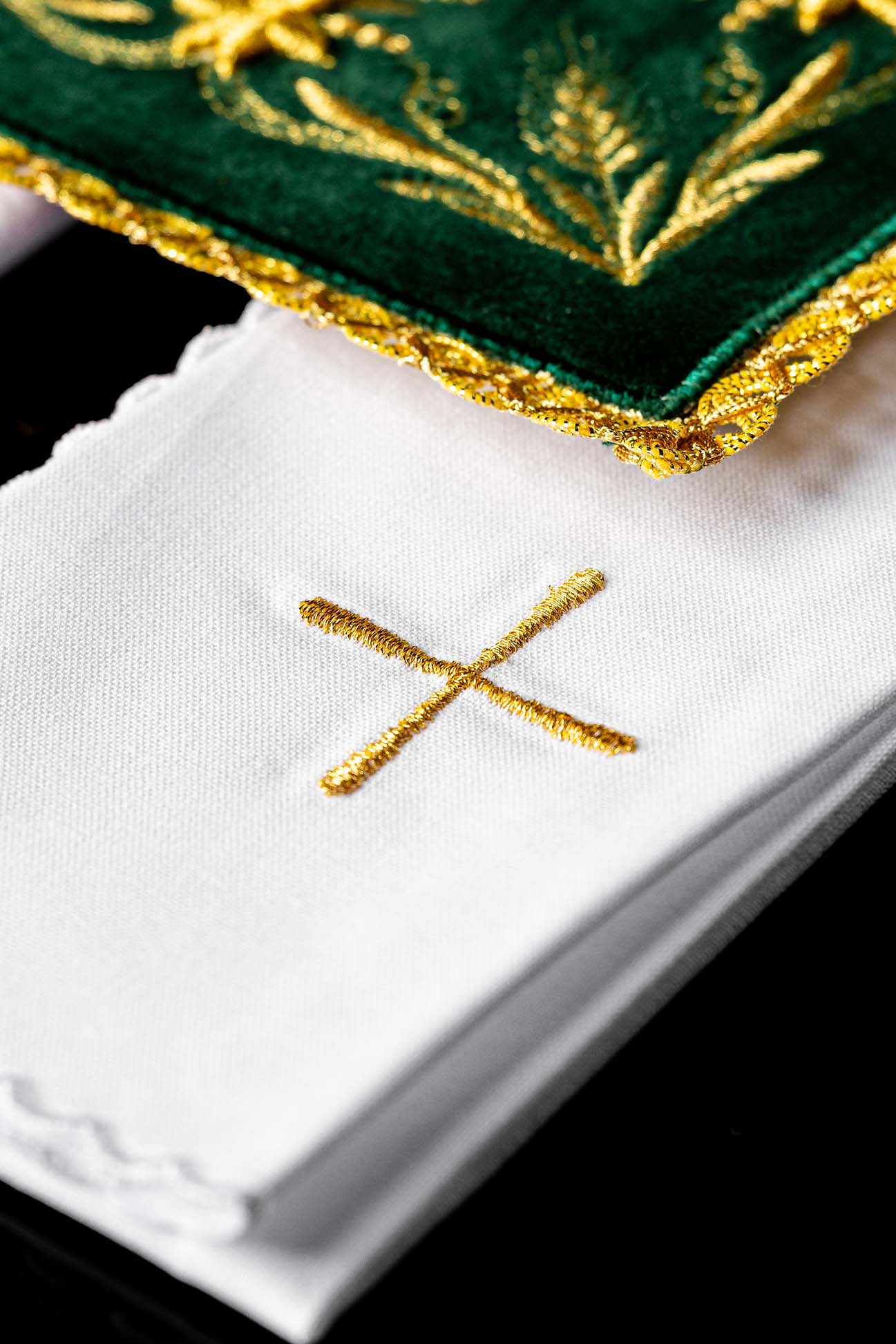 Embroidered Chalice Linens Green velvet texture - Image 3