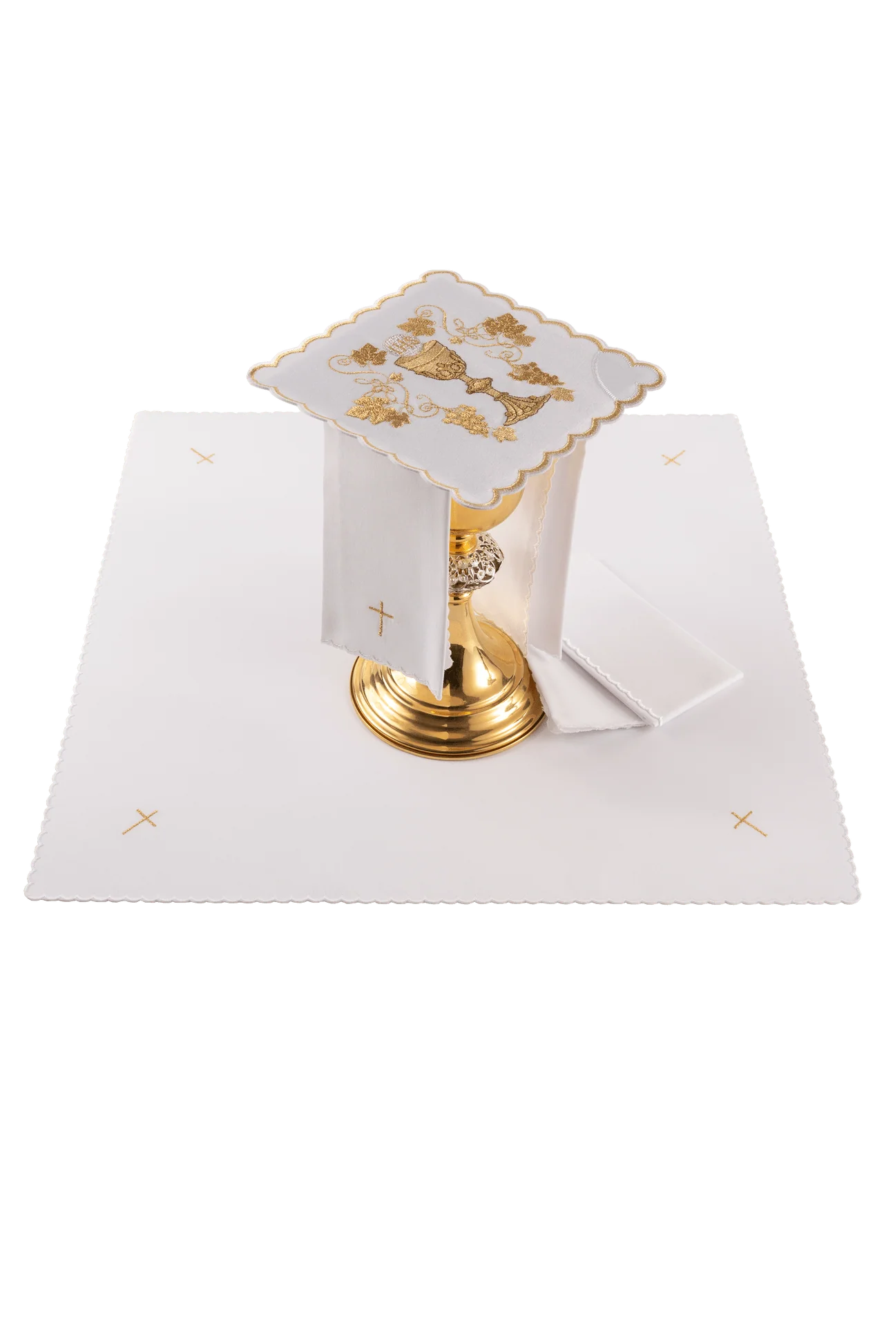 Embroidered chalice linens set with a chalice motif