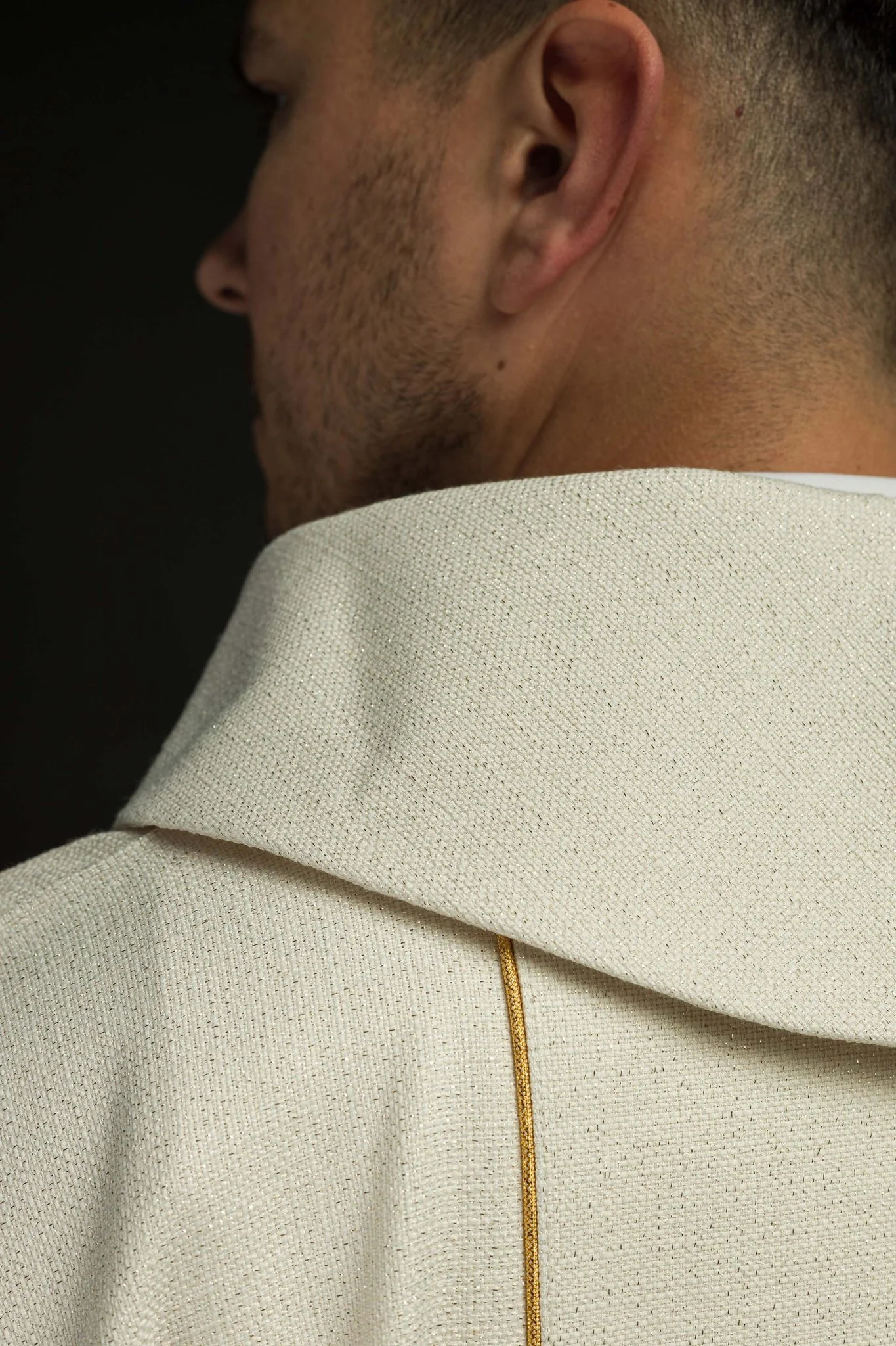 Embroidered chasuble for Christmas with the image of the Holy Family - Image 6