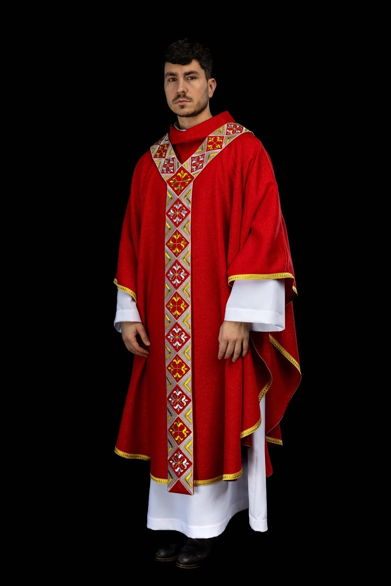 Embroidered chasuble panel included with the red chasuble set - Image 3