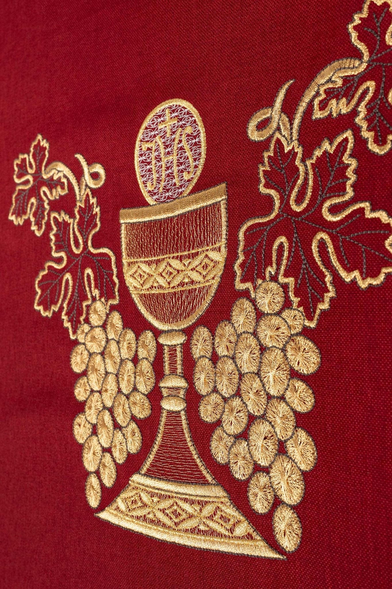 Embroidered chasuble – Red Chalice and Grapevine motif - Image 3