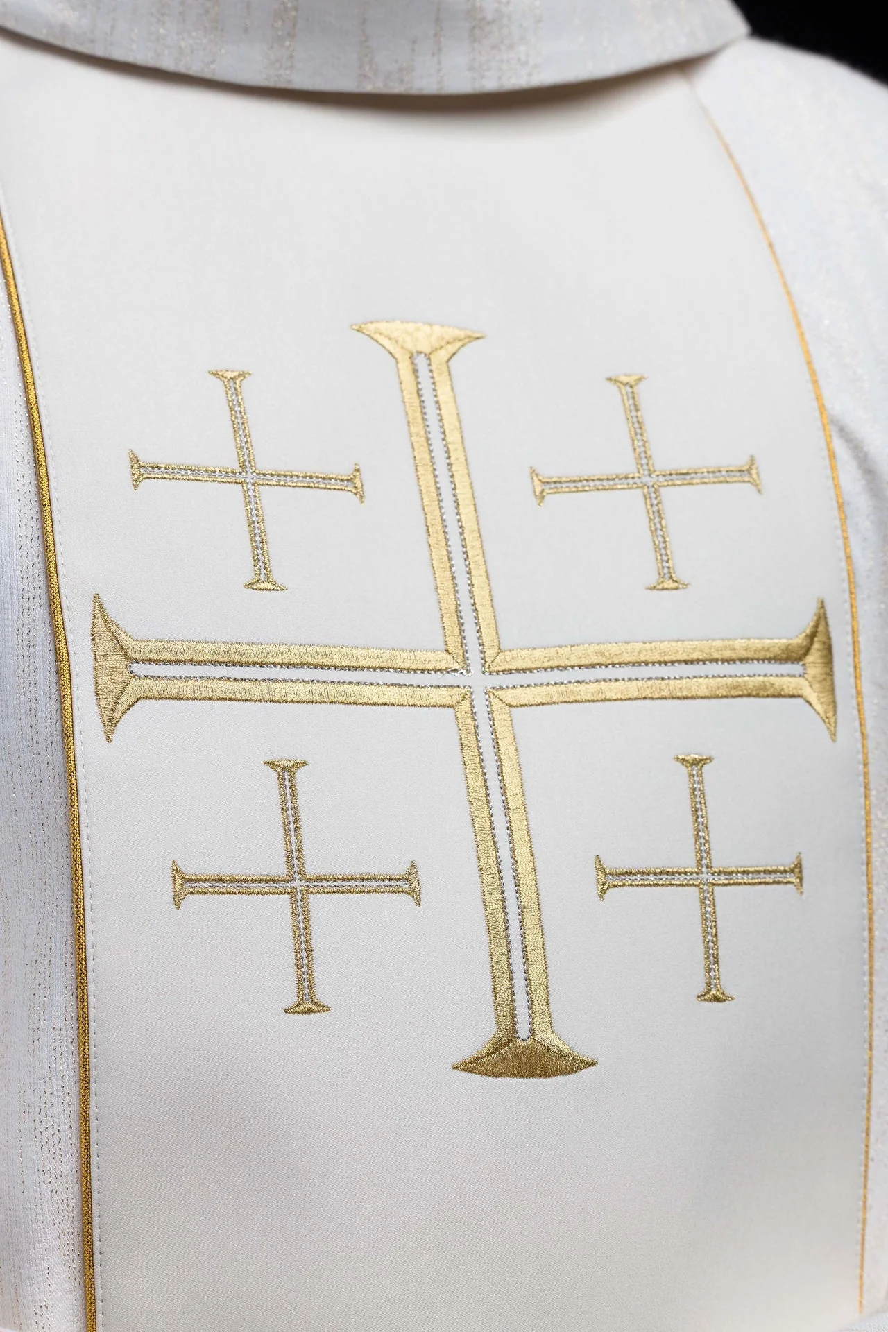 Embroidered Chasuble with Band and Jerusalem Crosses – Ecru - Image 3
