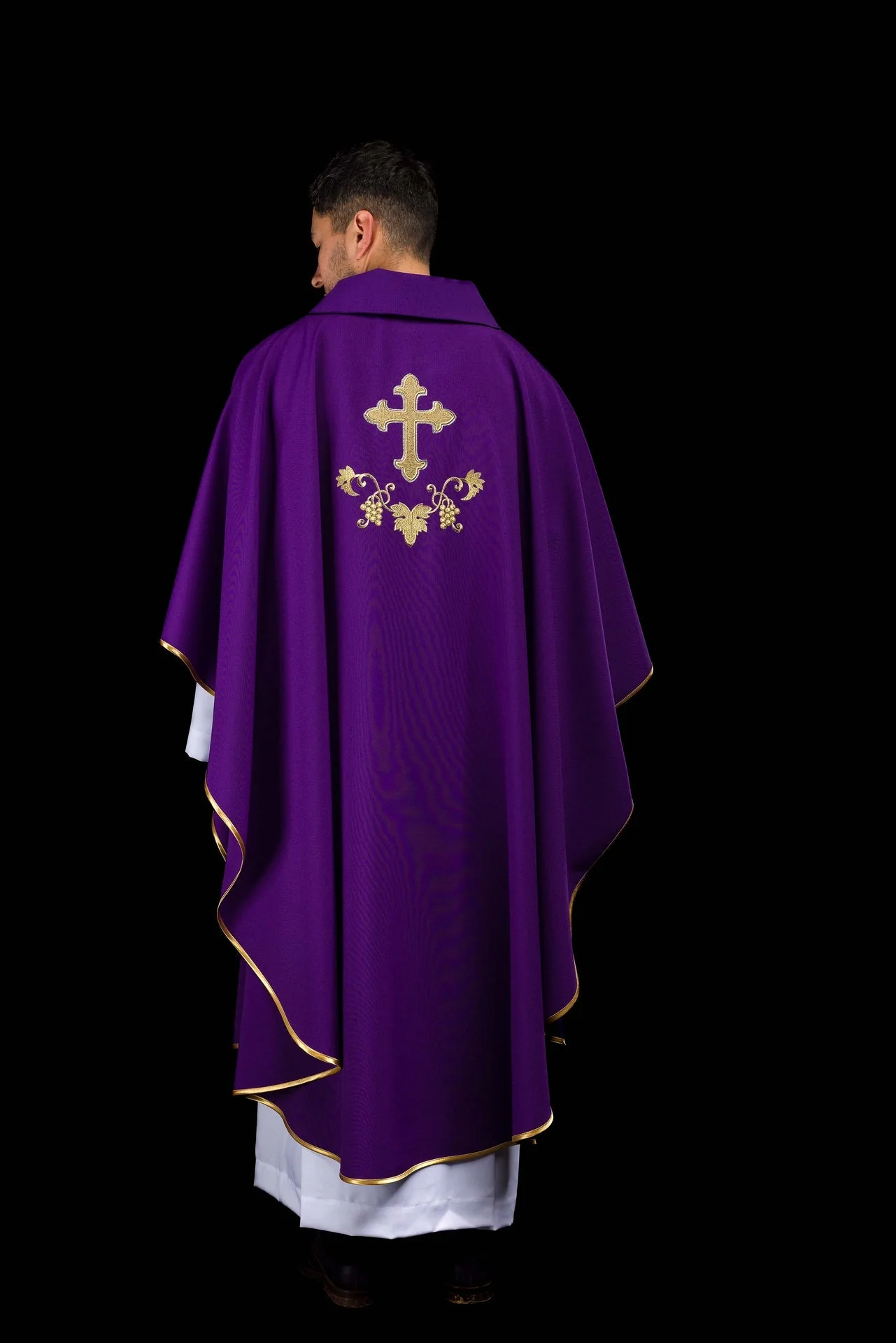 Embroidered chasuble with cross symbol and wide collar purple - Image 7