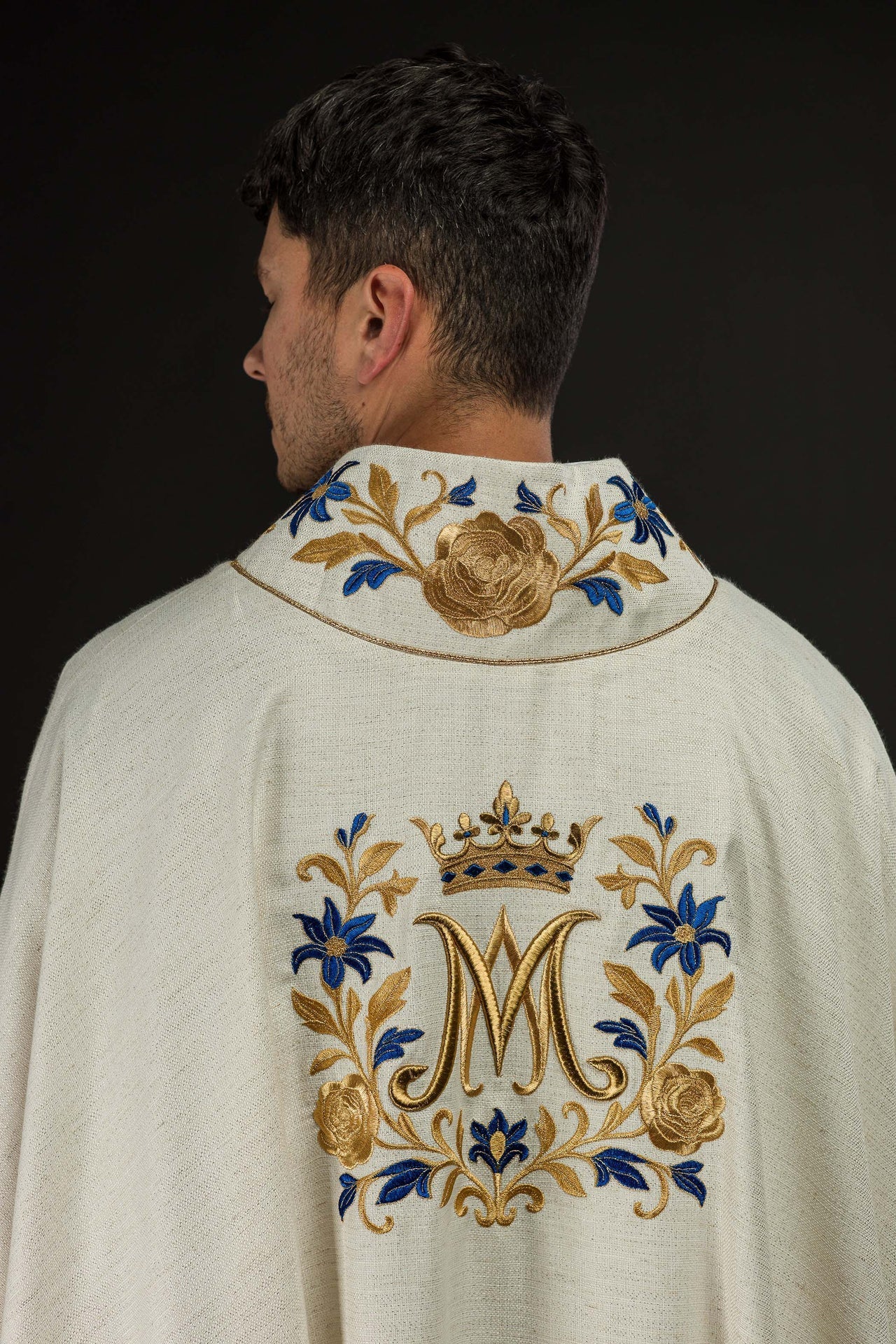 Embroidered Chasuble with Marian Motif in Ecru - Image 6