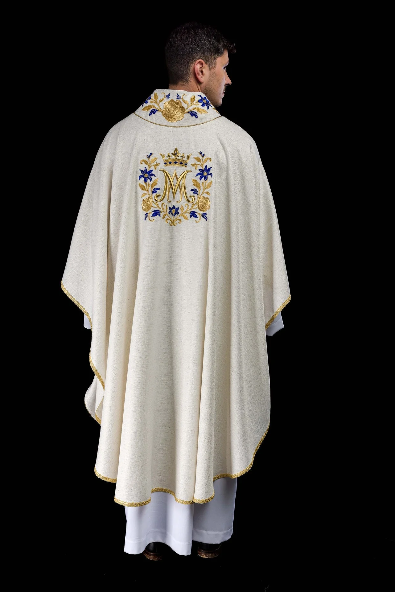 Embroidered Chasuble with Marian Motif in Ecru - Image 7