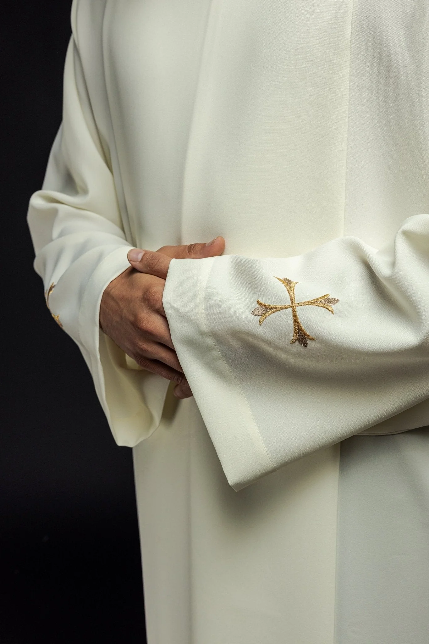 Embroidered cleric Ivory alb with collar - Image 4