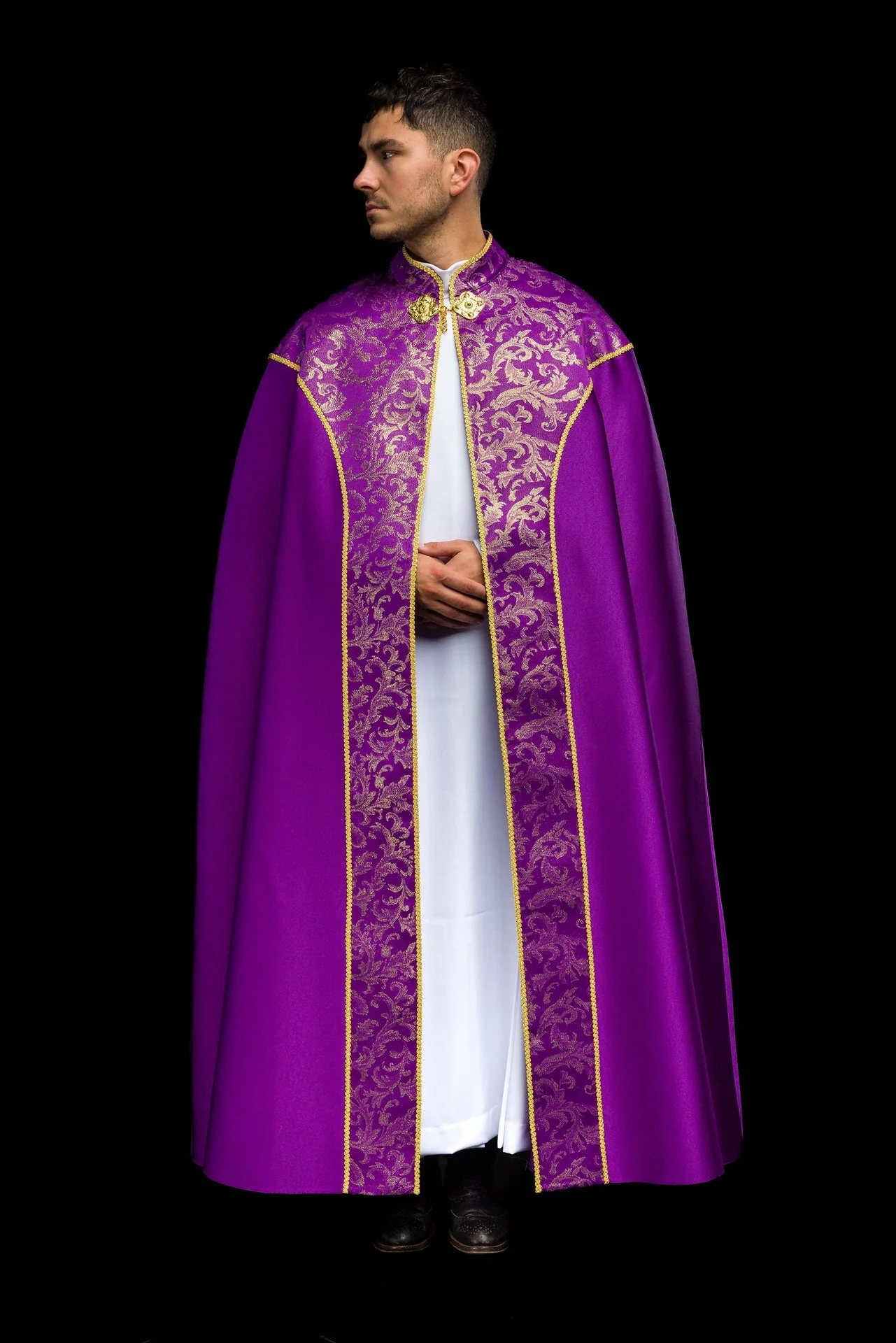 Embroidered cope decorated with purple jacquard fabric - Image 2