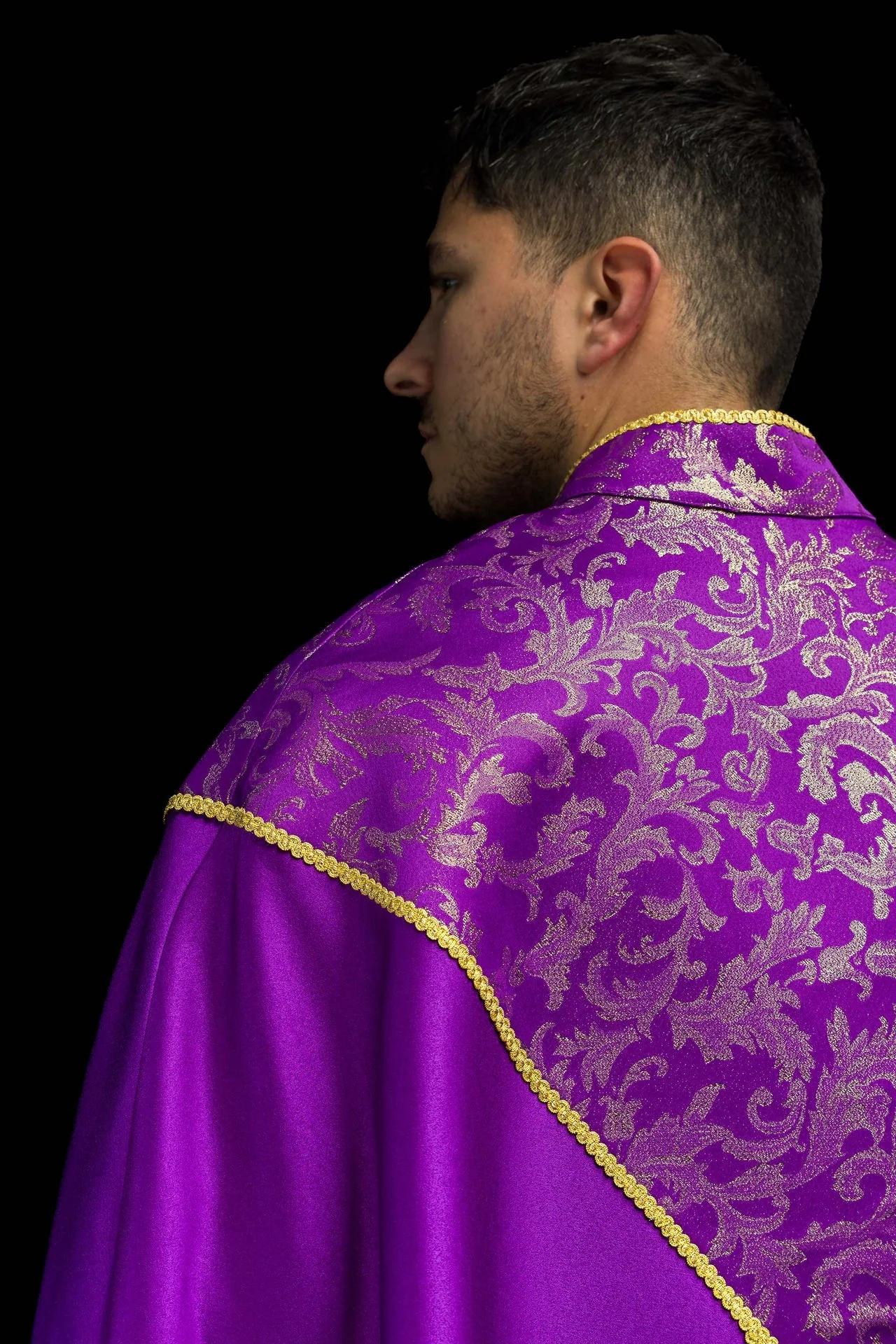 Embroidered cope decorated with purple jacquard fabric - Image 7