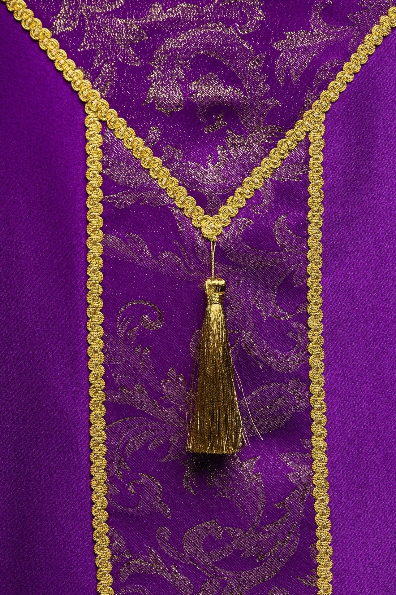 Embroidered cope decorated with purple jacquard fabric - Image 8