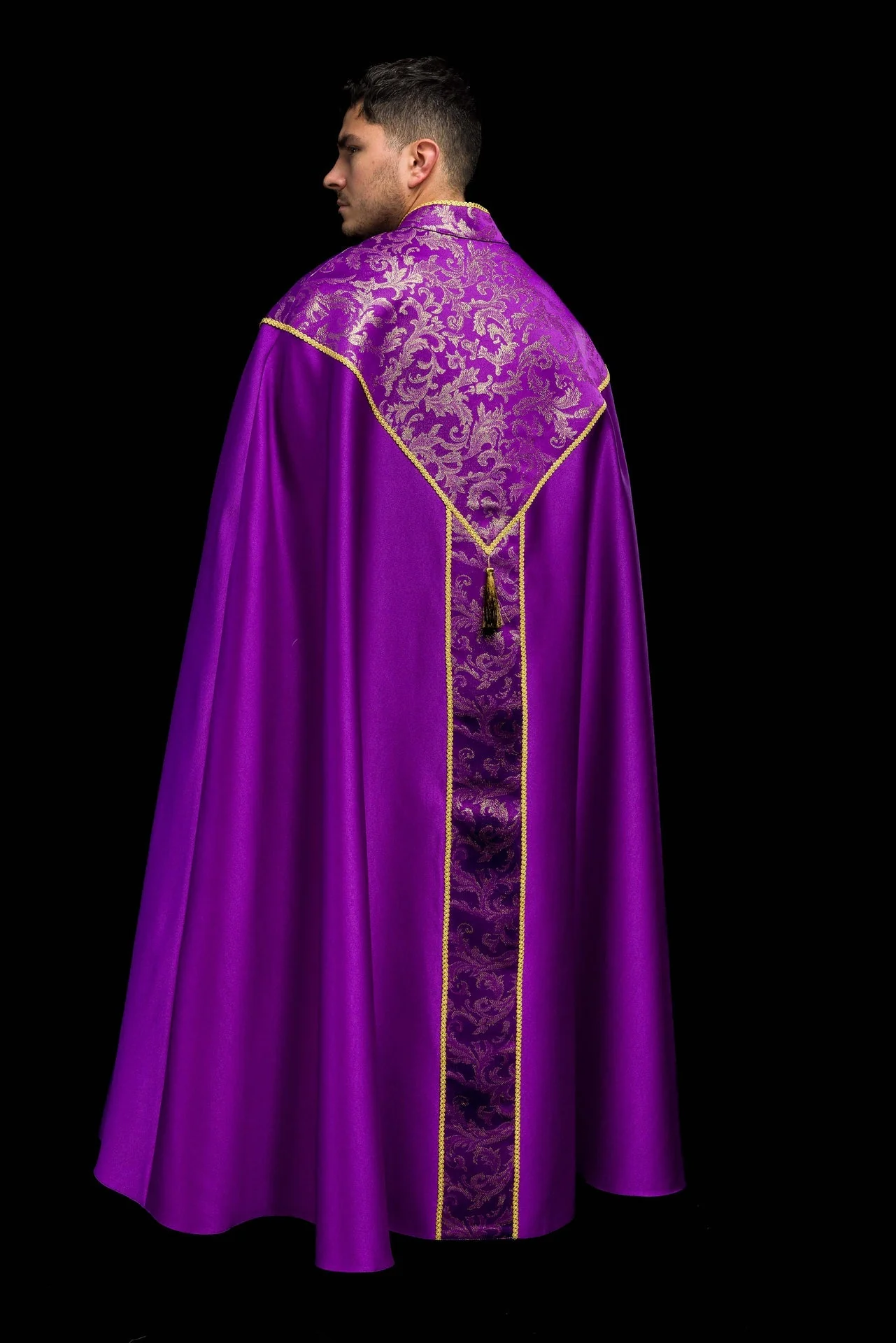 Embroidered cope decorated with purple jacquard fabric - Image 9