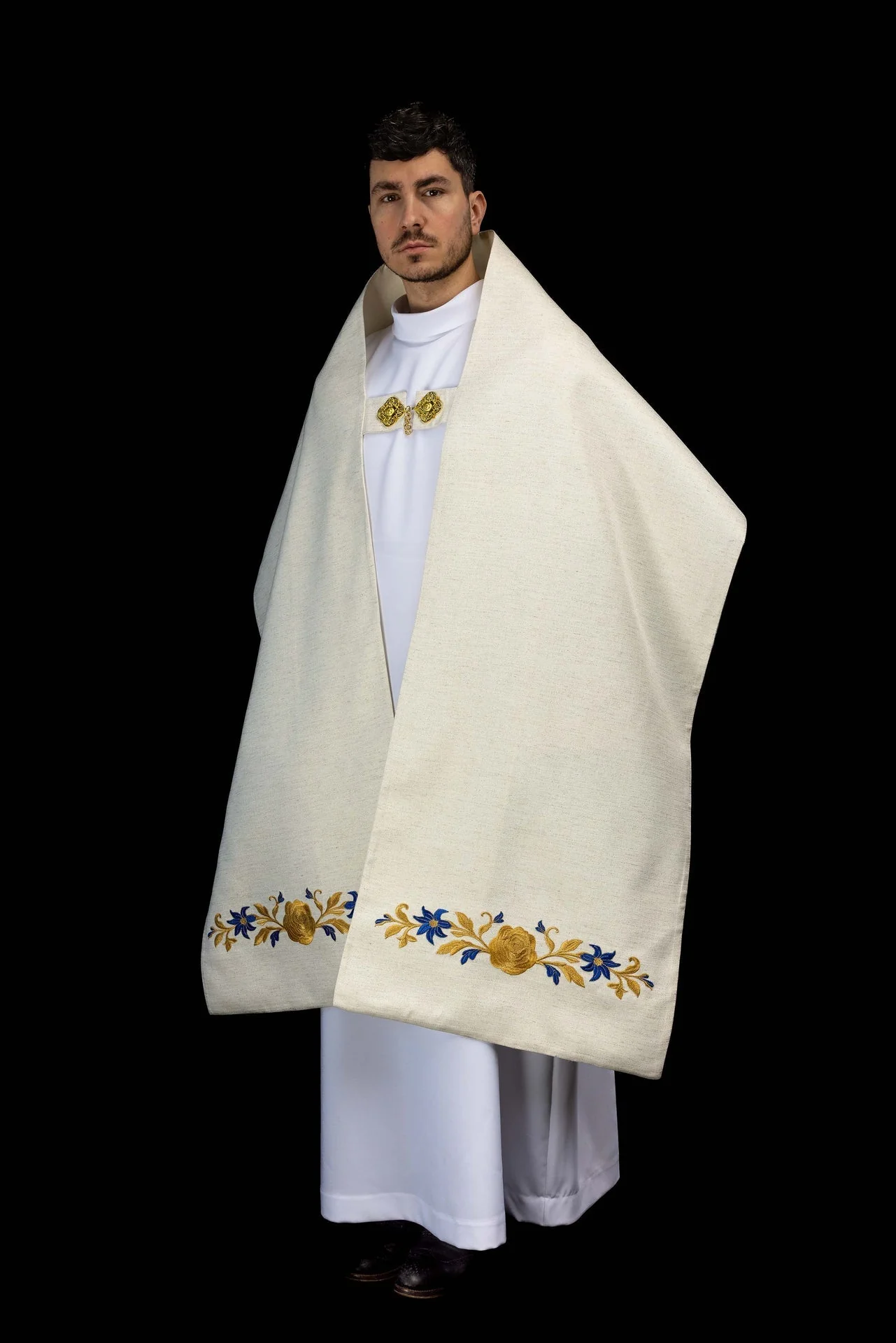 Embroidered humeral veil with a Marian symbol - Image 8