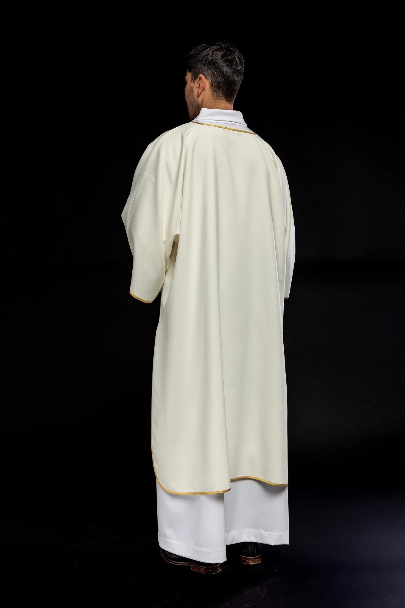 Embroidered plain dalmatics with gold trim ecru - Image 4
