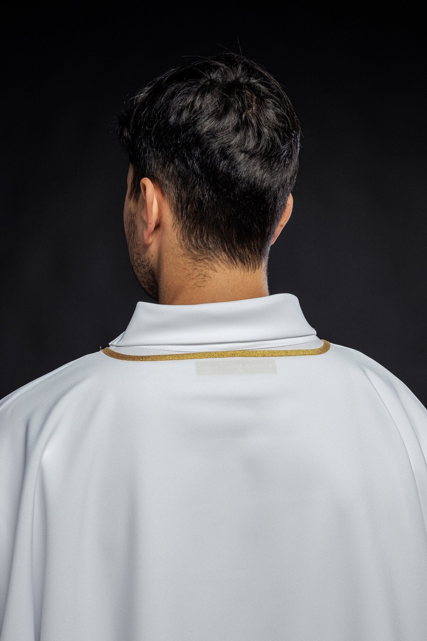 Embroidered plain dalmatics with gold trim white - Image 4