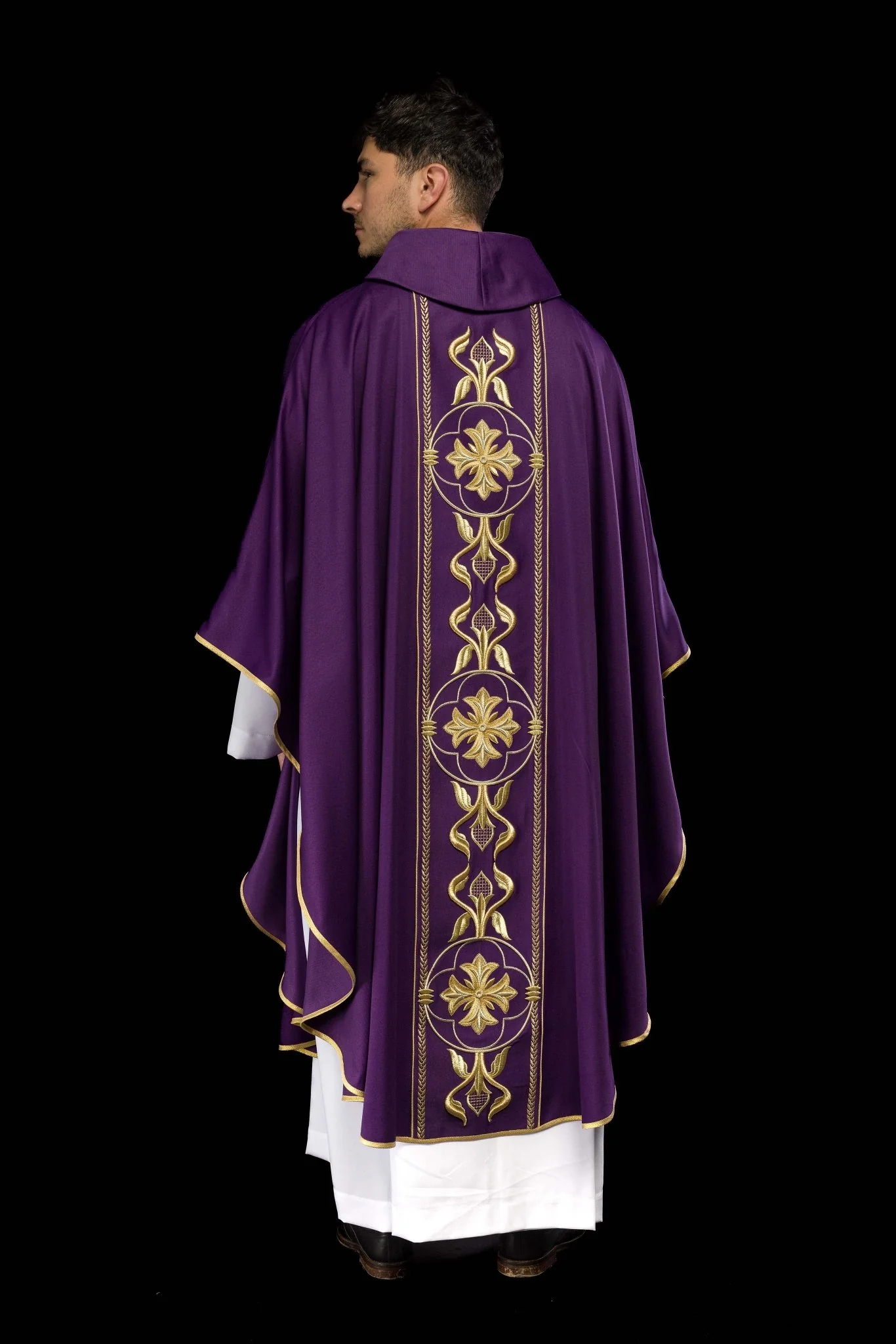 Embroidered purple chasuble with decorative band - Image 7